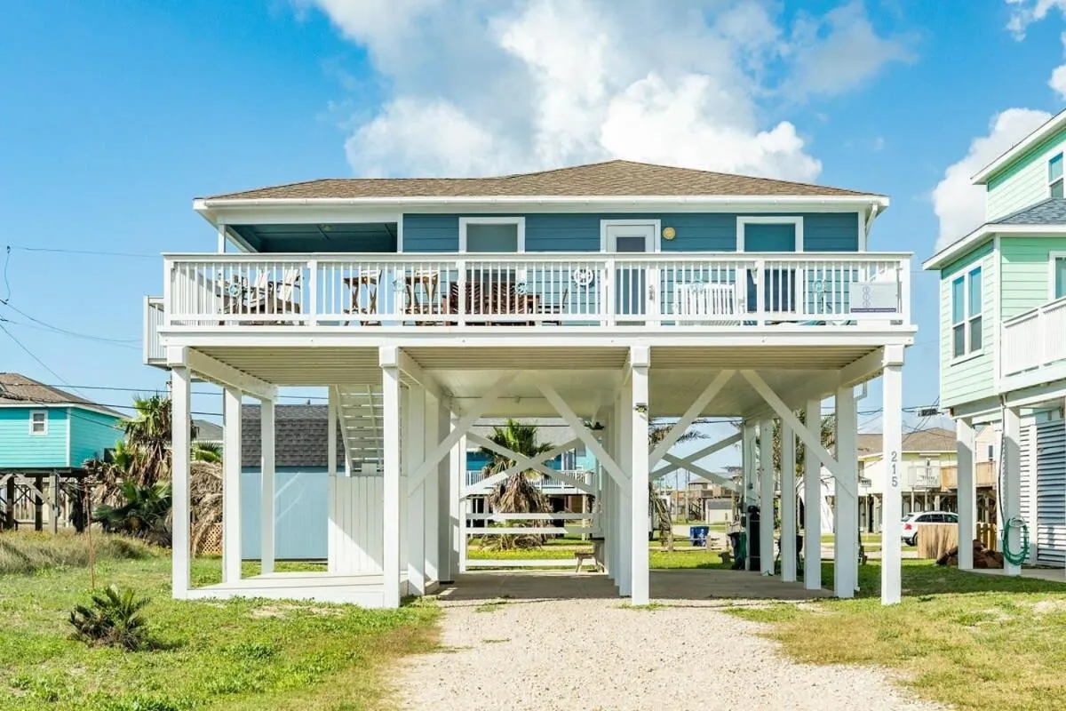 Sunset Sanctuary - Adorable Beach Bungalow with Gorgeous Gulf Views!