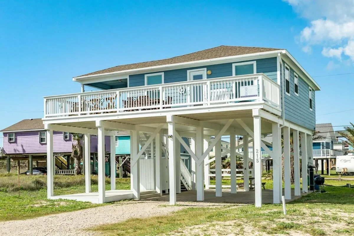 Sunset Sanctuary - Adorable Beach Bungalow with Gorgeous Gulf Views!