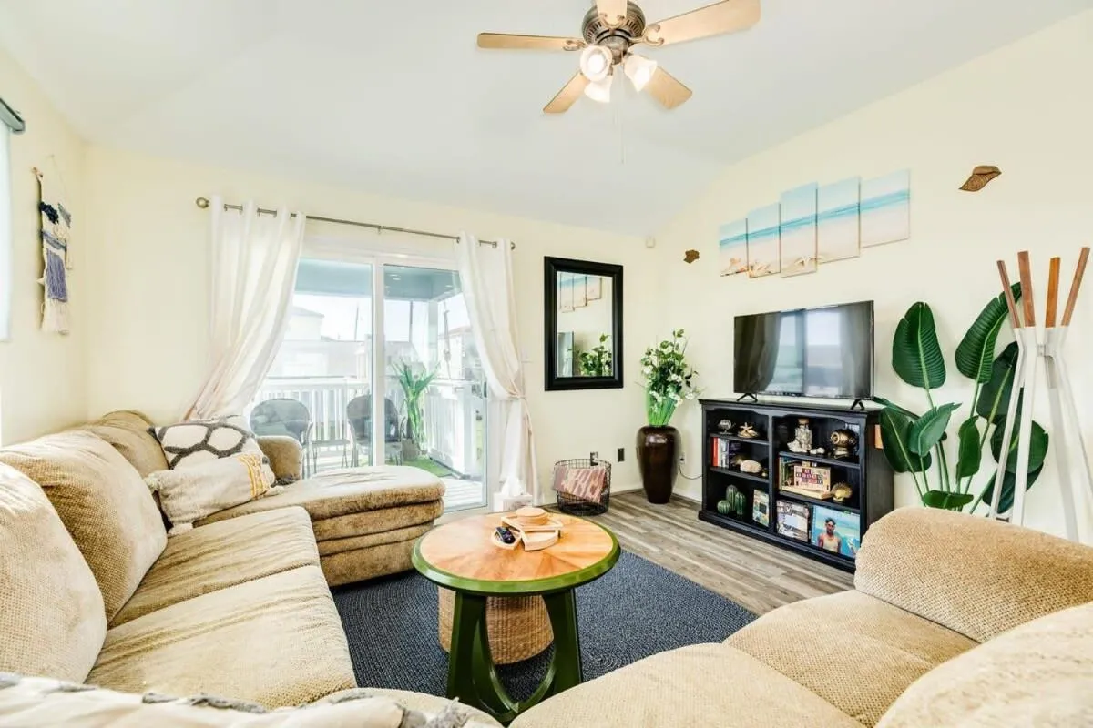Sunset Sanctuary - Adorable Beach Bungalow with Gorgeous Gulf Views!