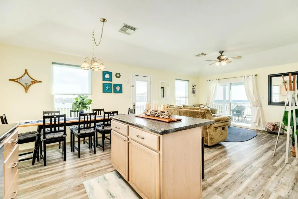 Sunset Sanctuary - Adorable Beach Bungalow with Gorgeous Gulf Views!