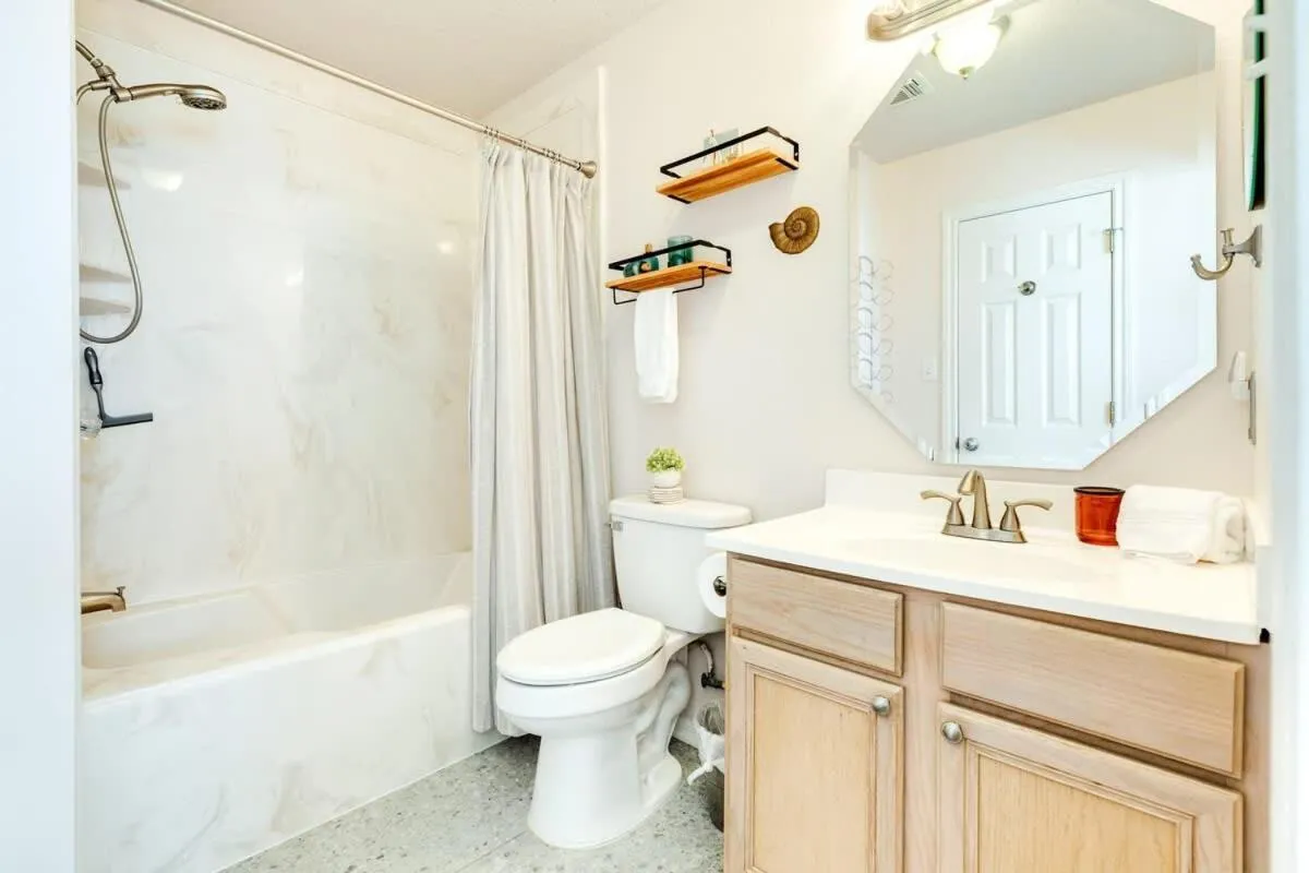 Sunset Sanctuary - Adorable Beach Bungalow with Gorgeous Gulf Views!