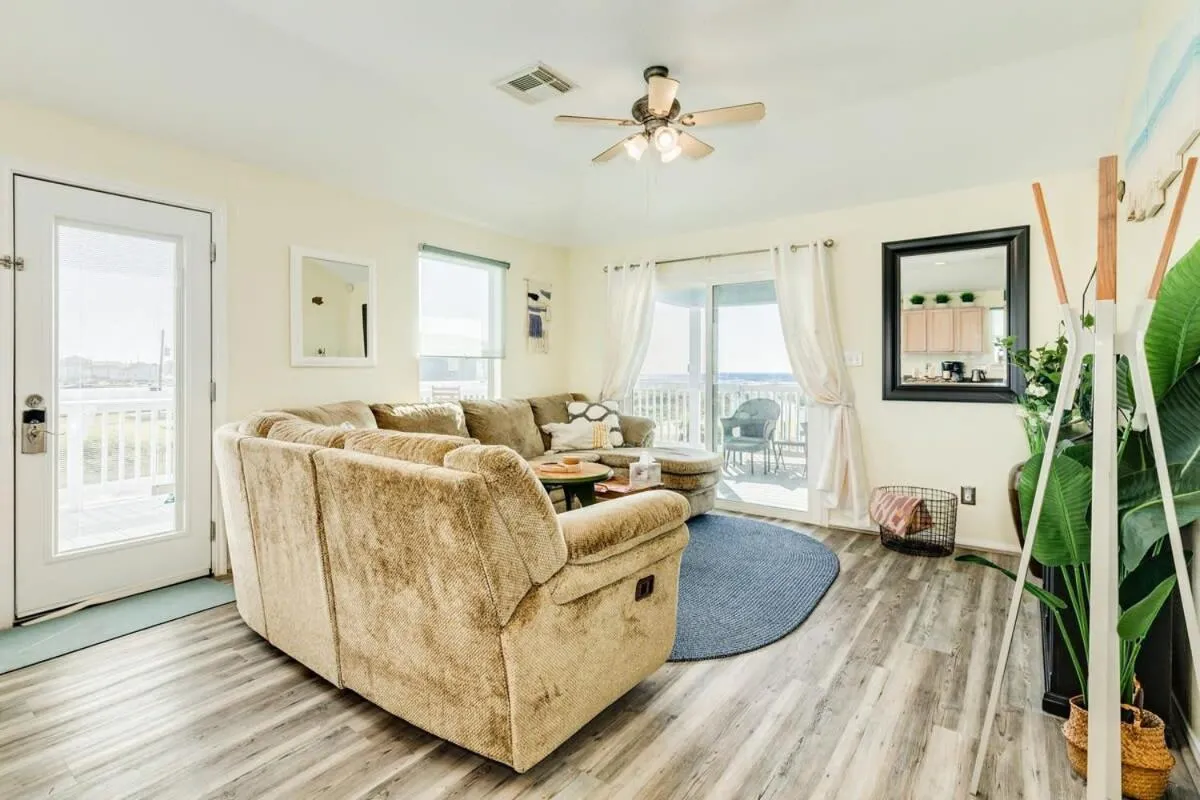 Sunset Sanctuary - Adorable Beach Bungalow with Gorgeous Gulf Views!