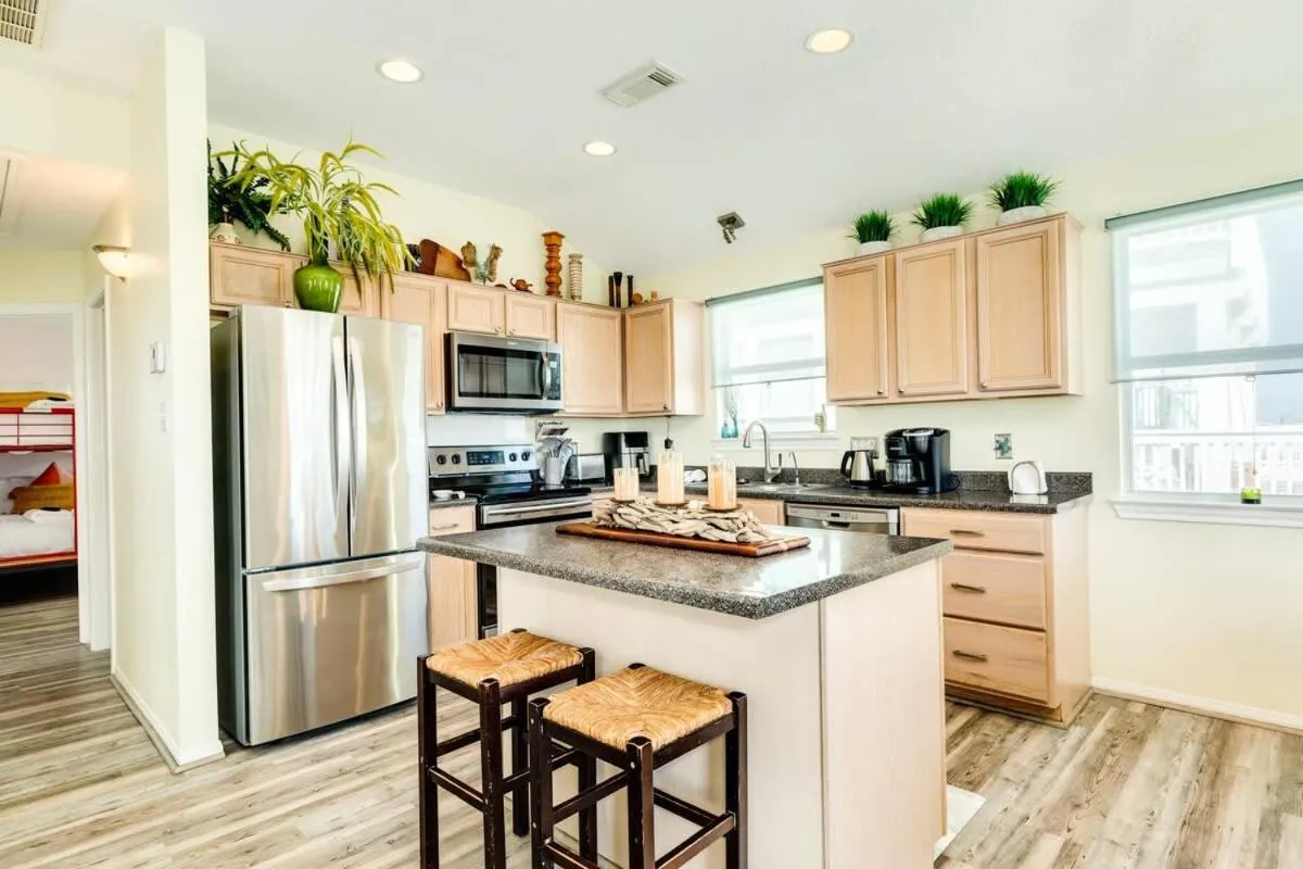 Sunset Sanctuary - Adorable Beach Bungalow with Gorgeous Gulf Views!