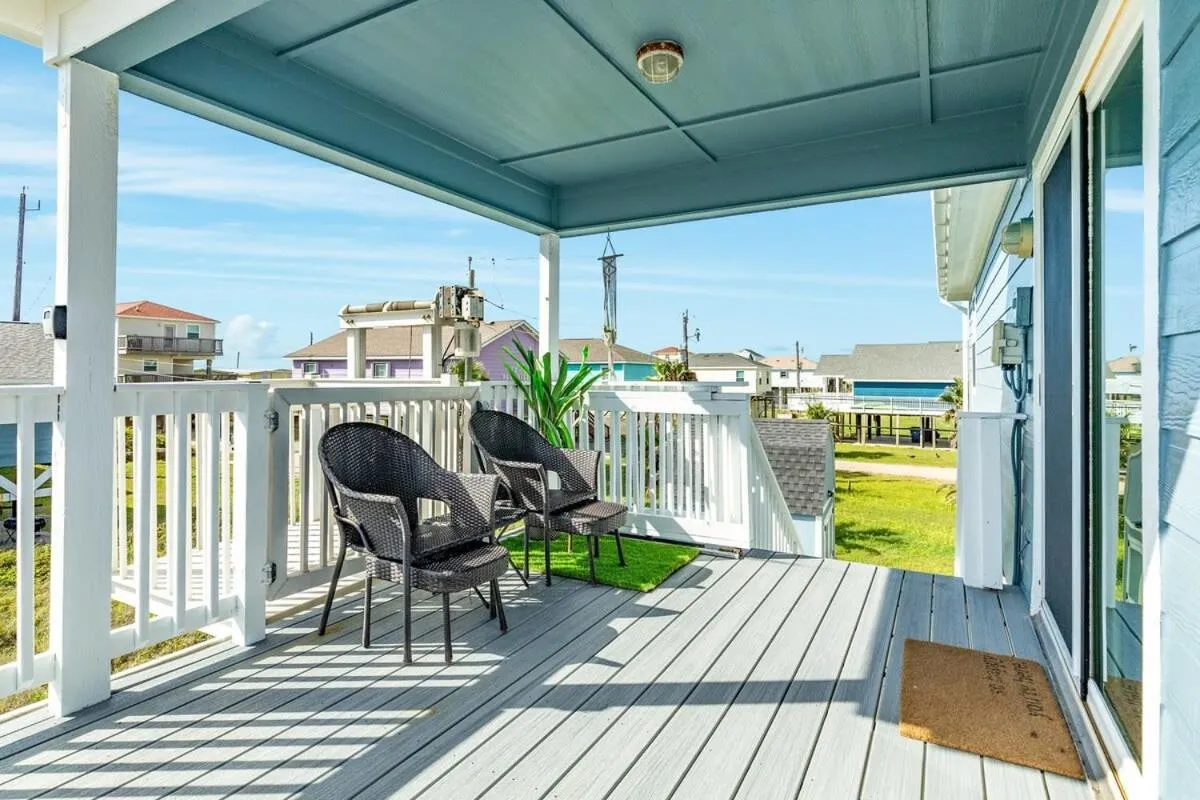 Sunset Sanctuary - Adorable Beach Bungalow with Gorgeous Gulf Views!