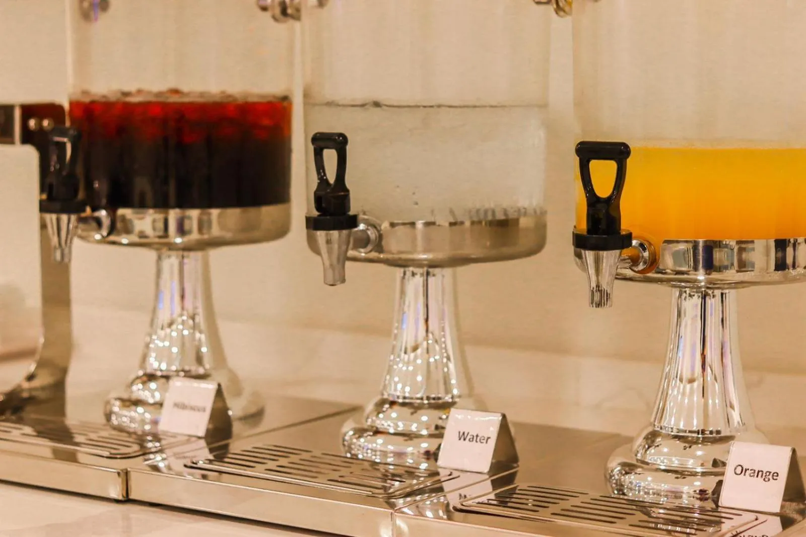 Coffee/tea facilities in Twins Boutique Hotel