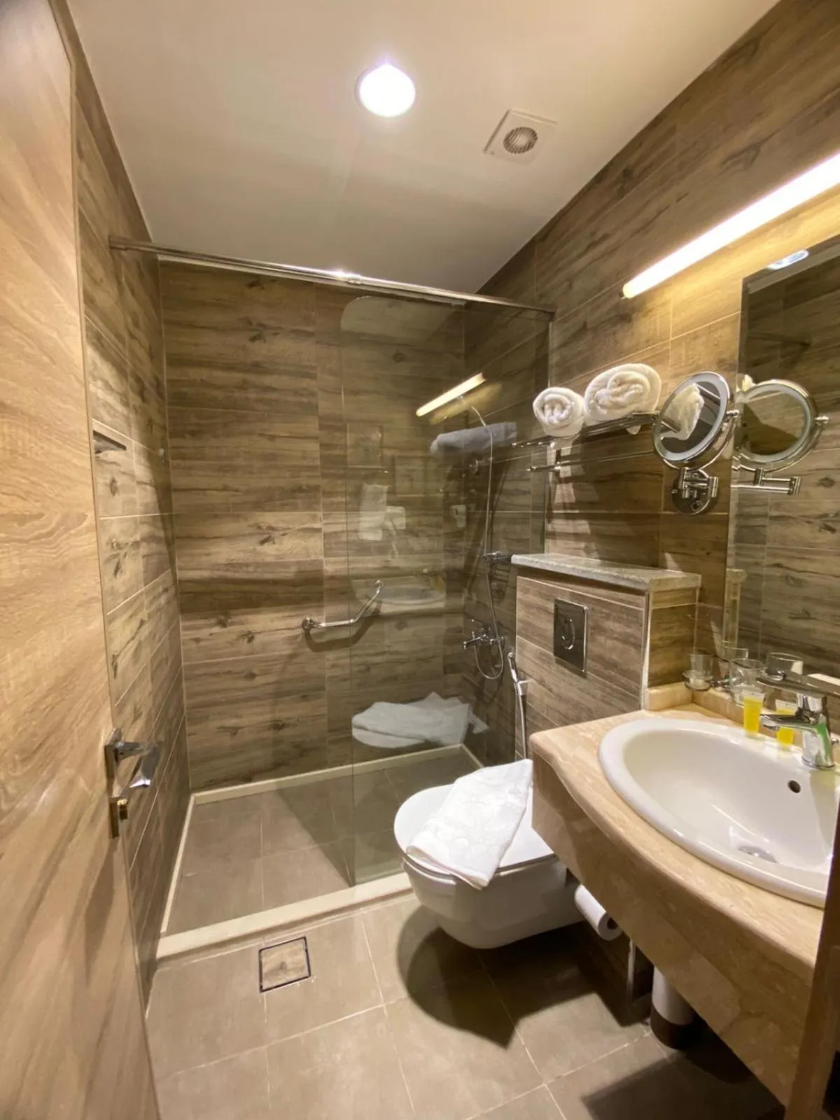 Shower in Twins Boutique Hotel