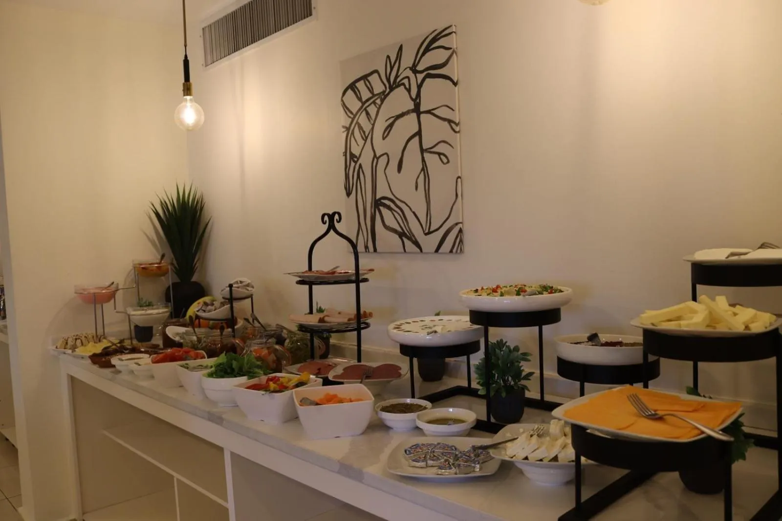 Restaurant/places to eat in Twins Boutique Hotel