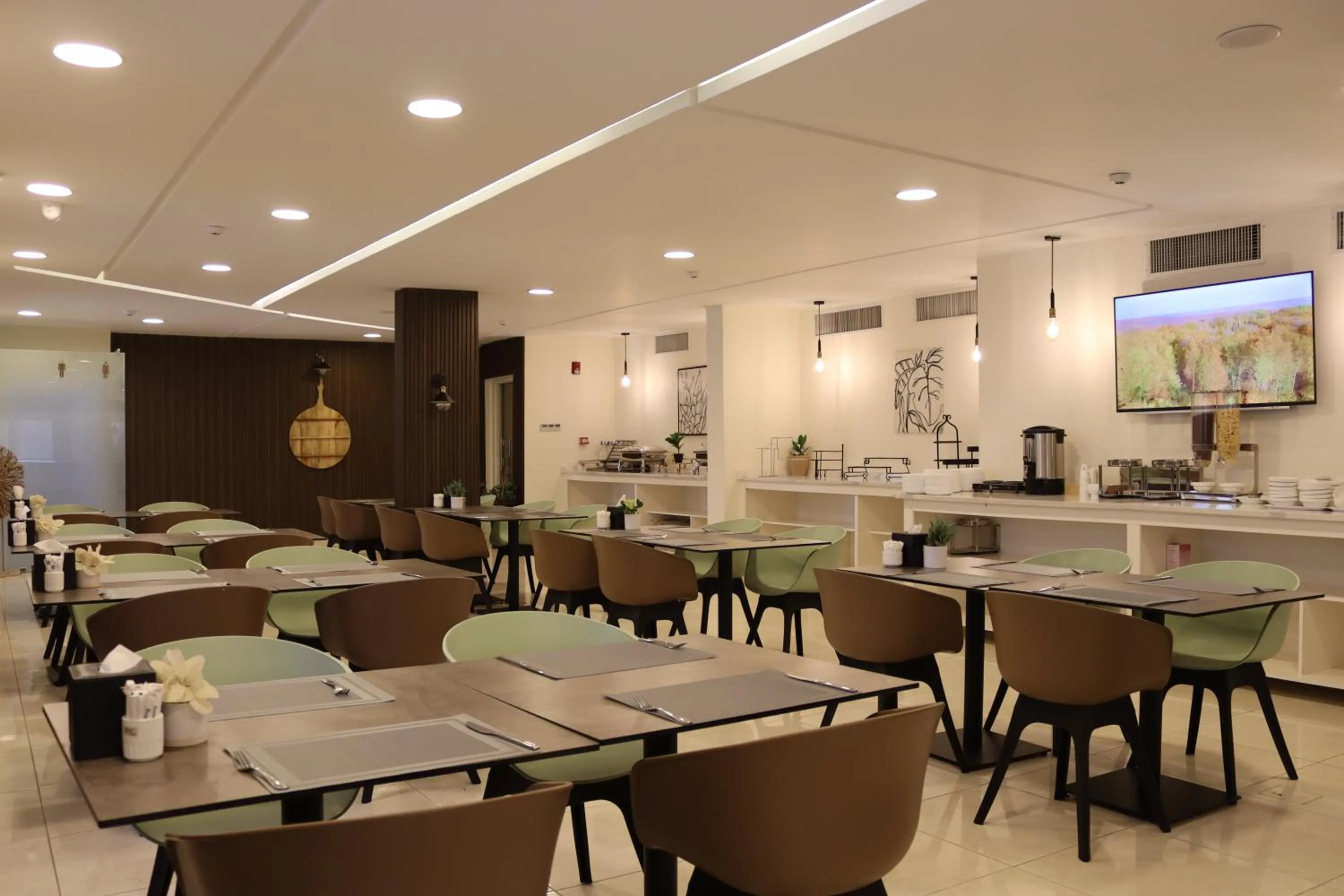 Restaurant/places to eat in Twins Boutique Hotel