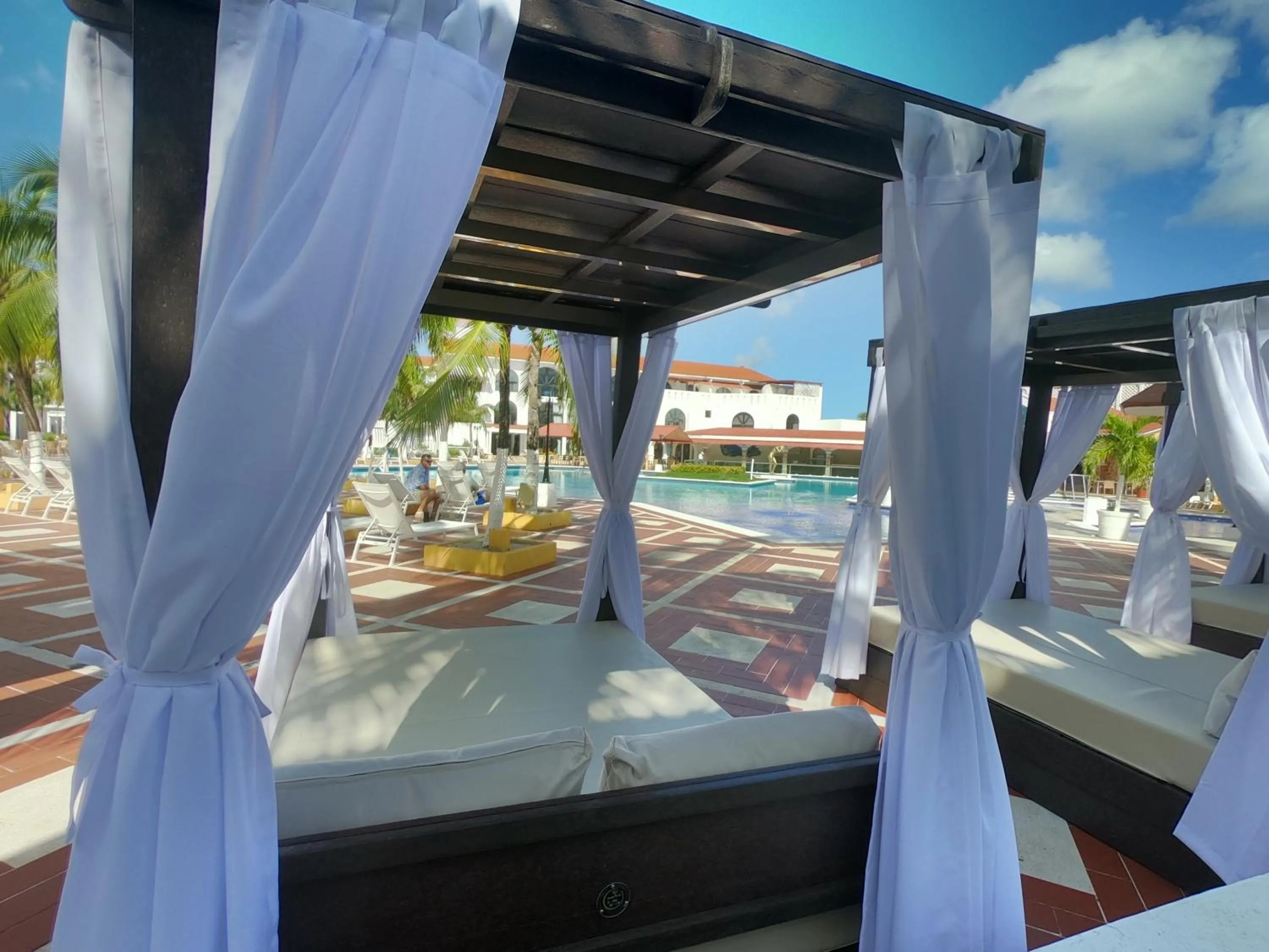 Swimming pool in Cozumel Hotel & Resort TM by Wyndham All Inclusive