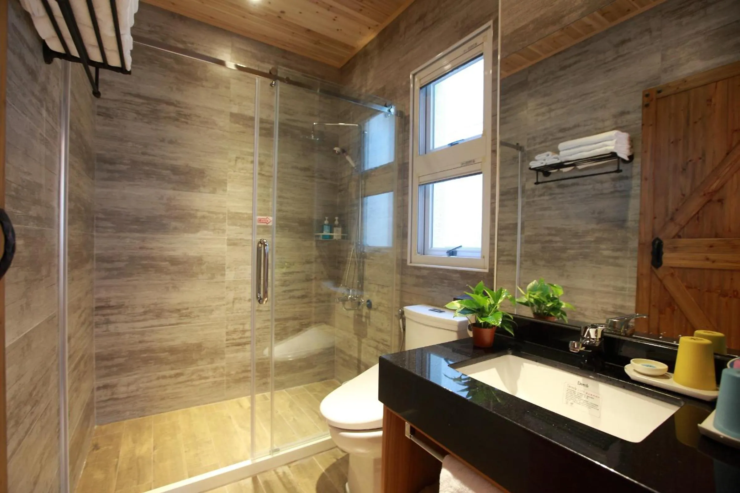 坡岸長堤民宿 Leveeside House I 花蓮車站民宿 I 民宿證號1747 & 1748