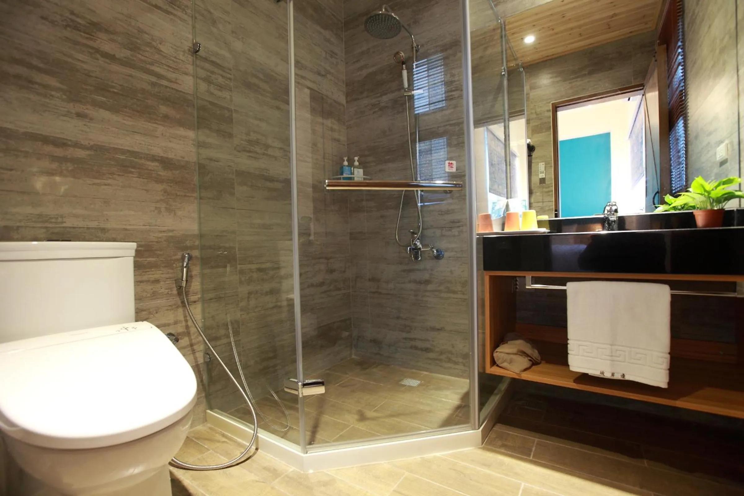 坡岸長堤民宿 Leveeside House I 花蓮車站民宿 I 民宿證號1747 & 1748