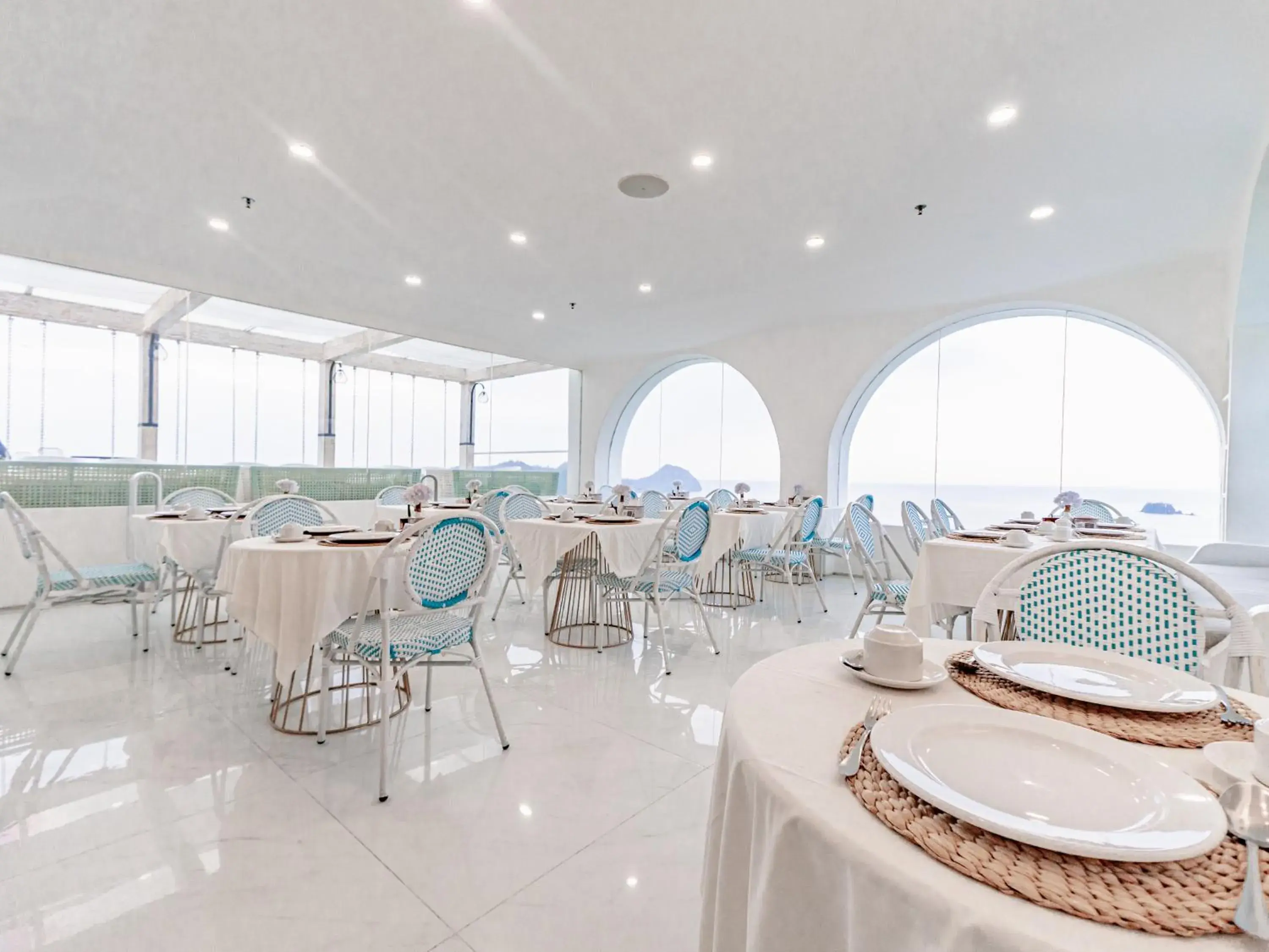 Restaurant/places to eat in Loccal Collection Hotel Komodo Restaurant/places to eat in Loccal Collection Hotel Komodo