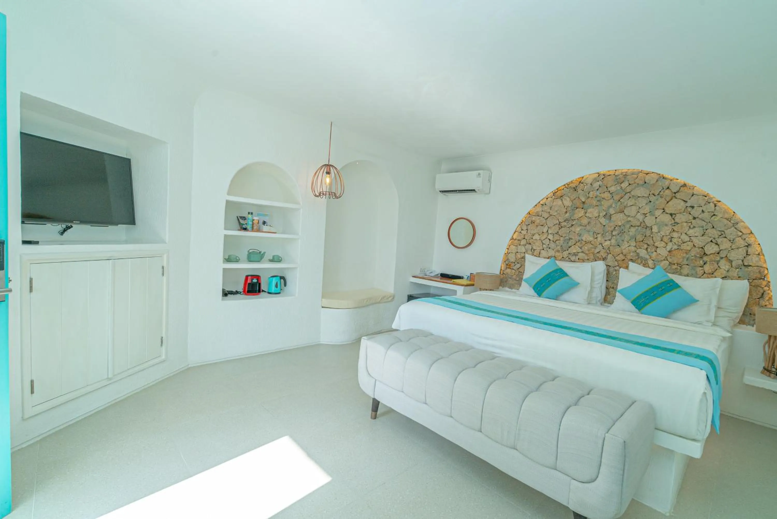 Bedroom, Bed in Loccal Collection Hotel Komodo