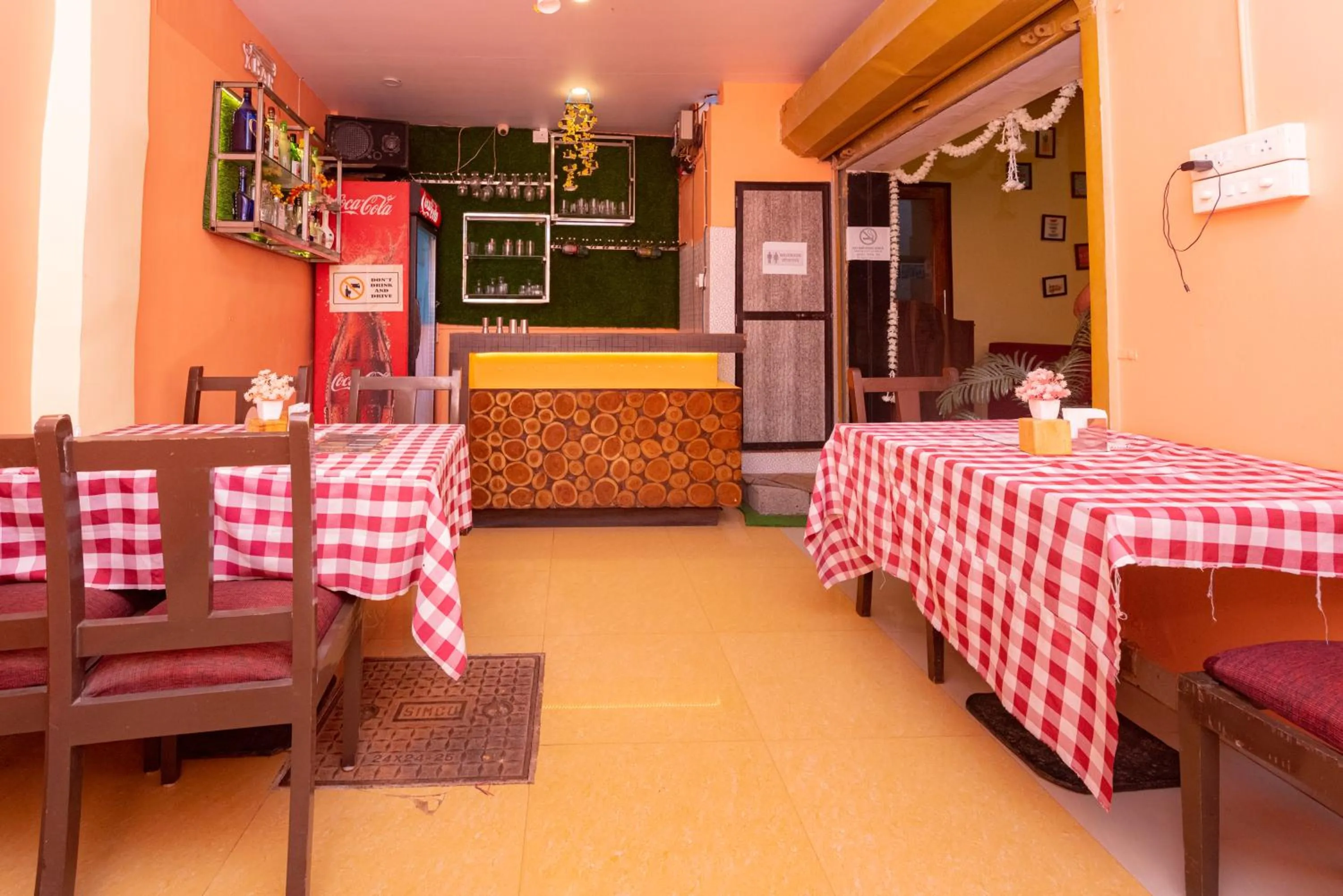 Lounge or bar in HOTEL AVISHA Residency