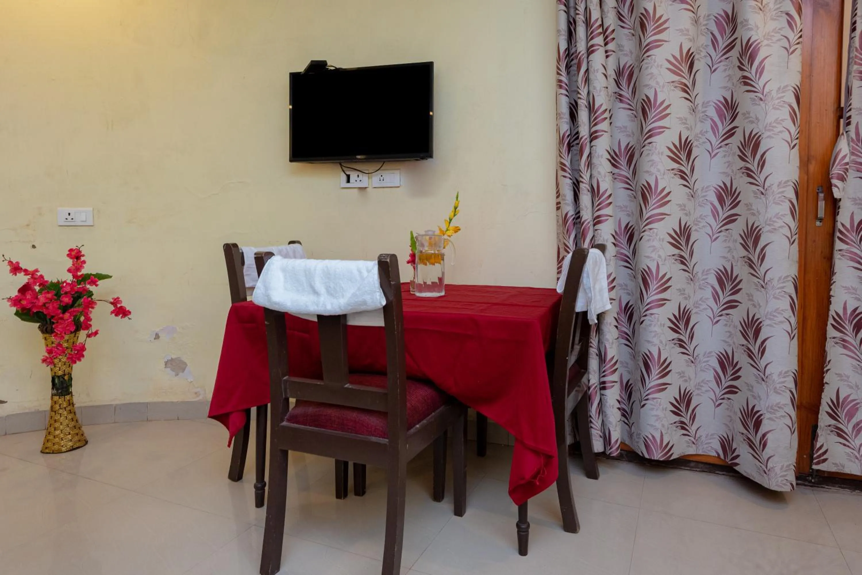 Living room in HOTEL AVISHA Residency