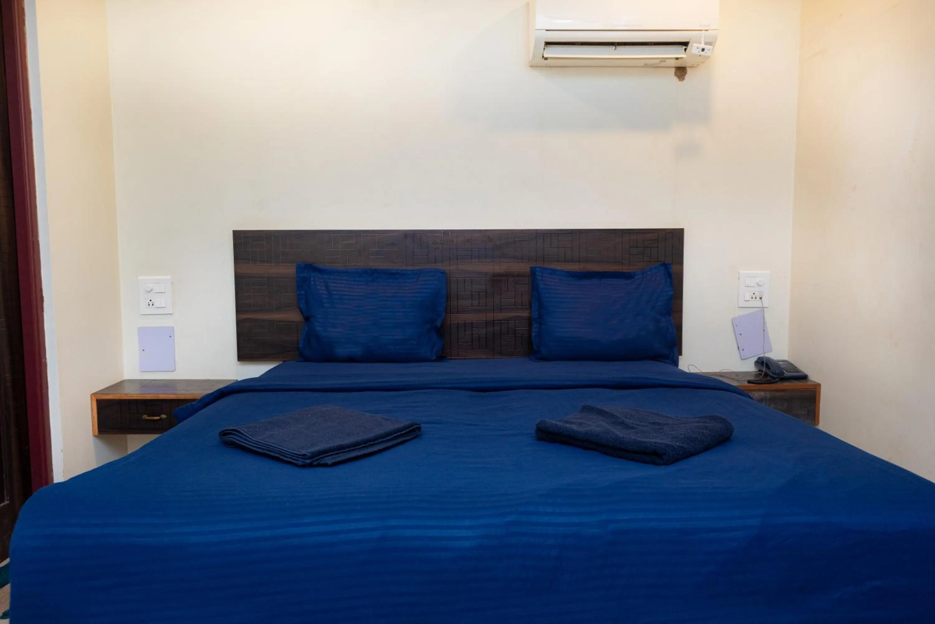 Bed in HOTEL AVISHA Residency