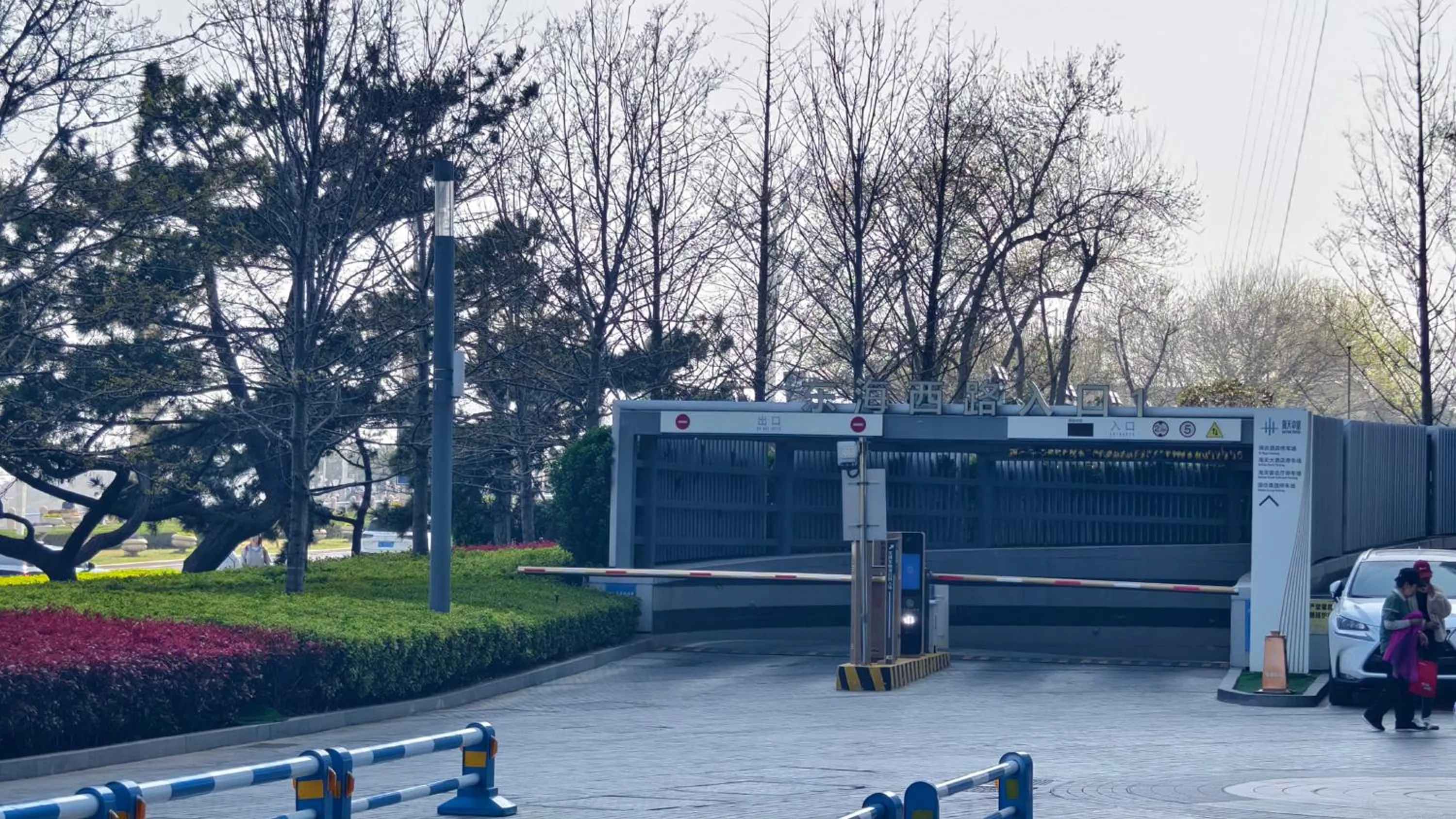 Parking in Qingdao Haitian Hotel