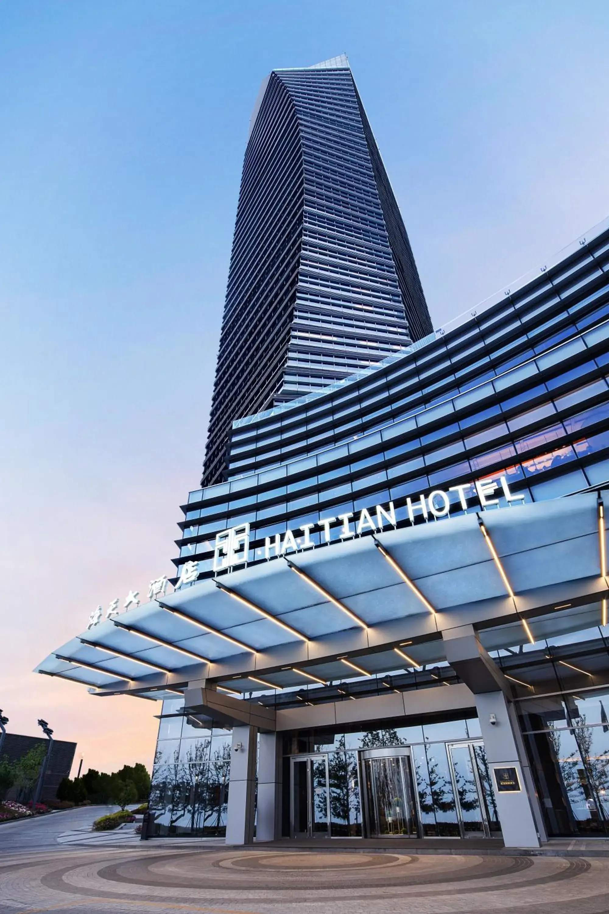 Property building in Qingdao Haitian Hotel Property building in Qingdao Haitian Hotel