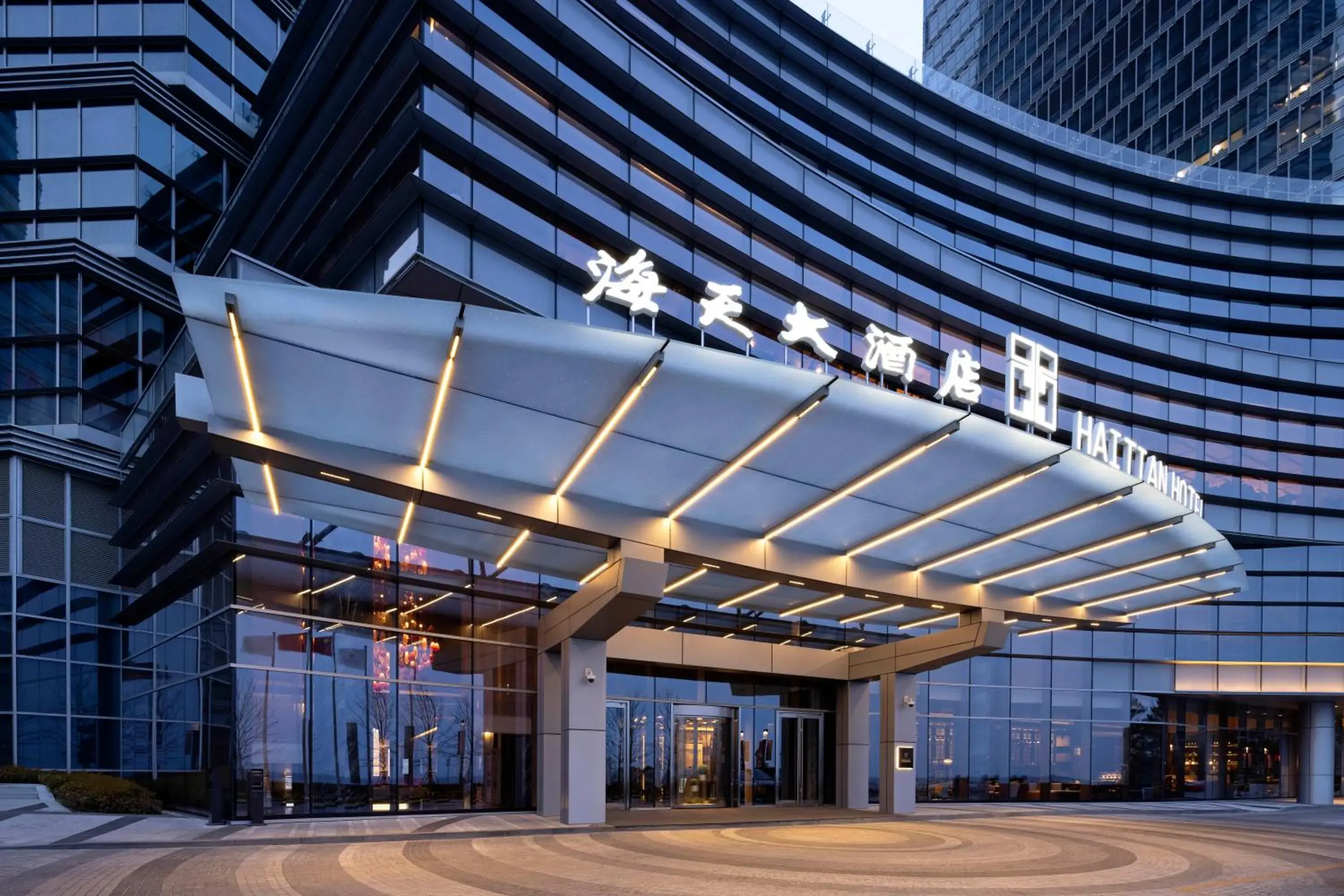 Property building in Qingdao Haitian Hotel Property building in Qingdao Haitian Hotel