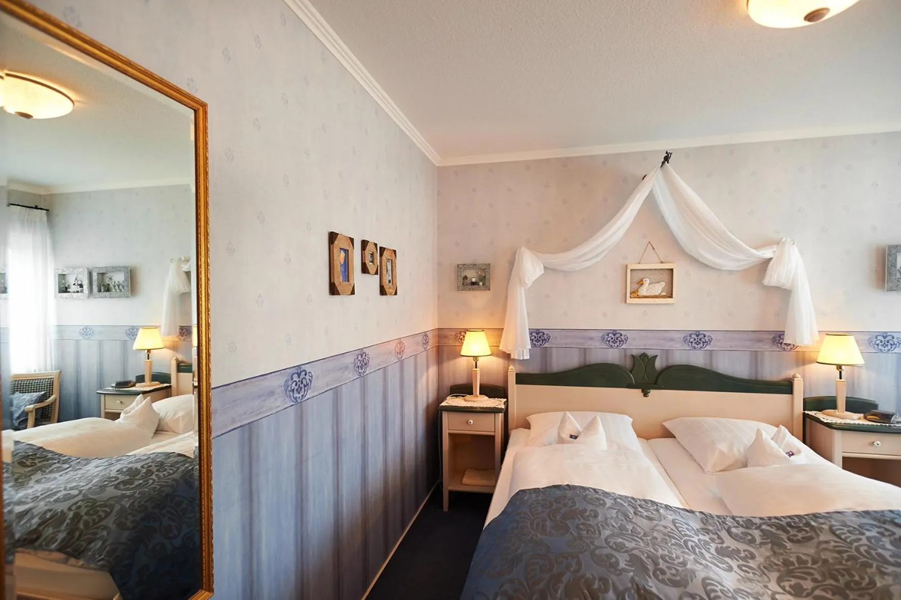 Photo of the whole room, Bed in Kucher's Landhotel