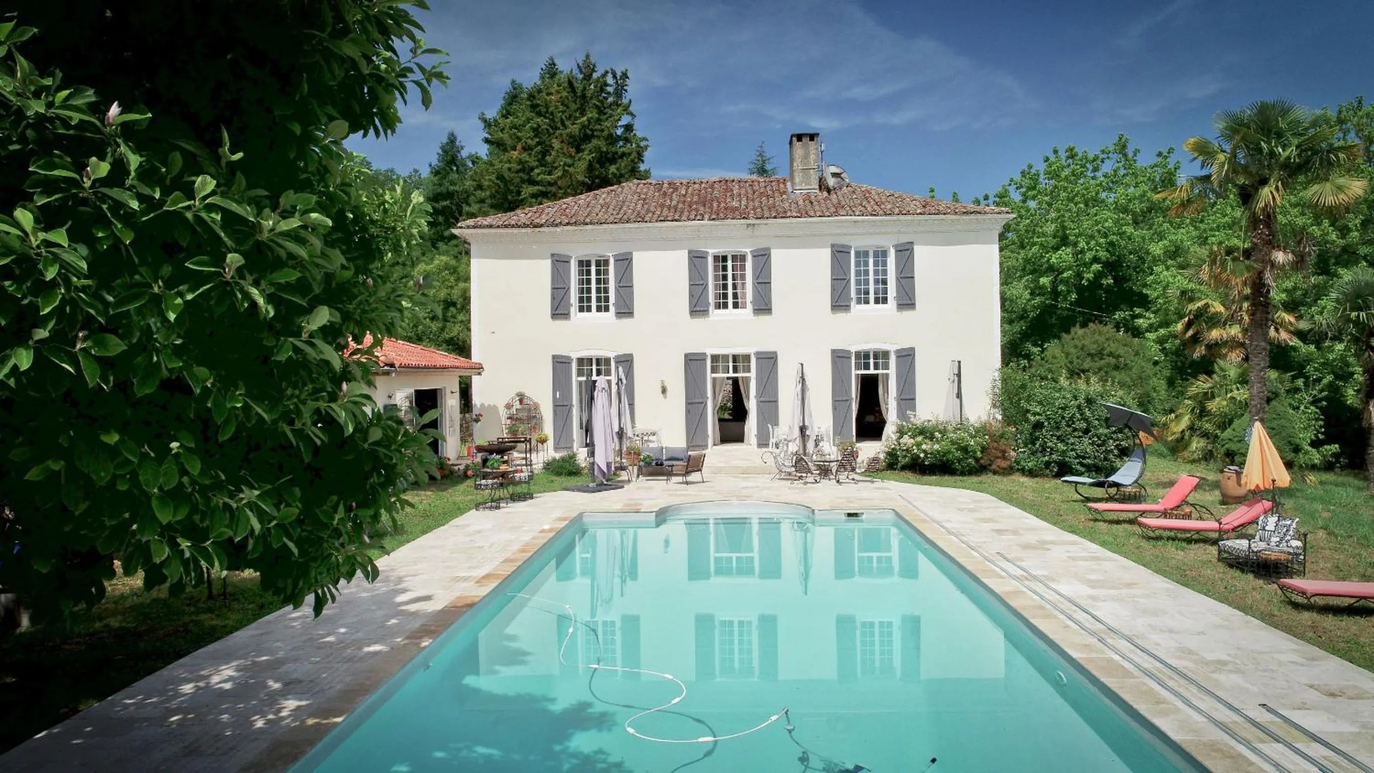 Swimming pool in Maison Matachot