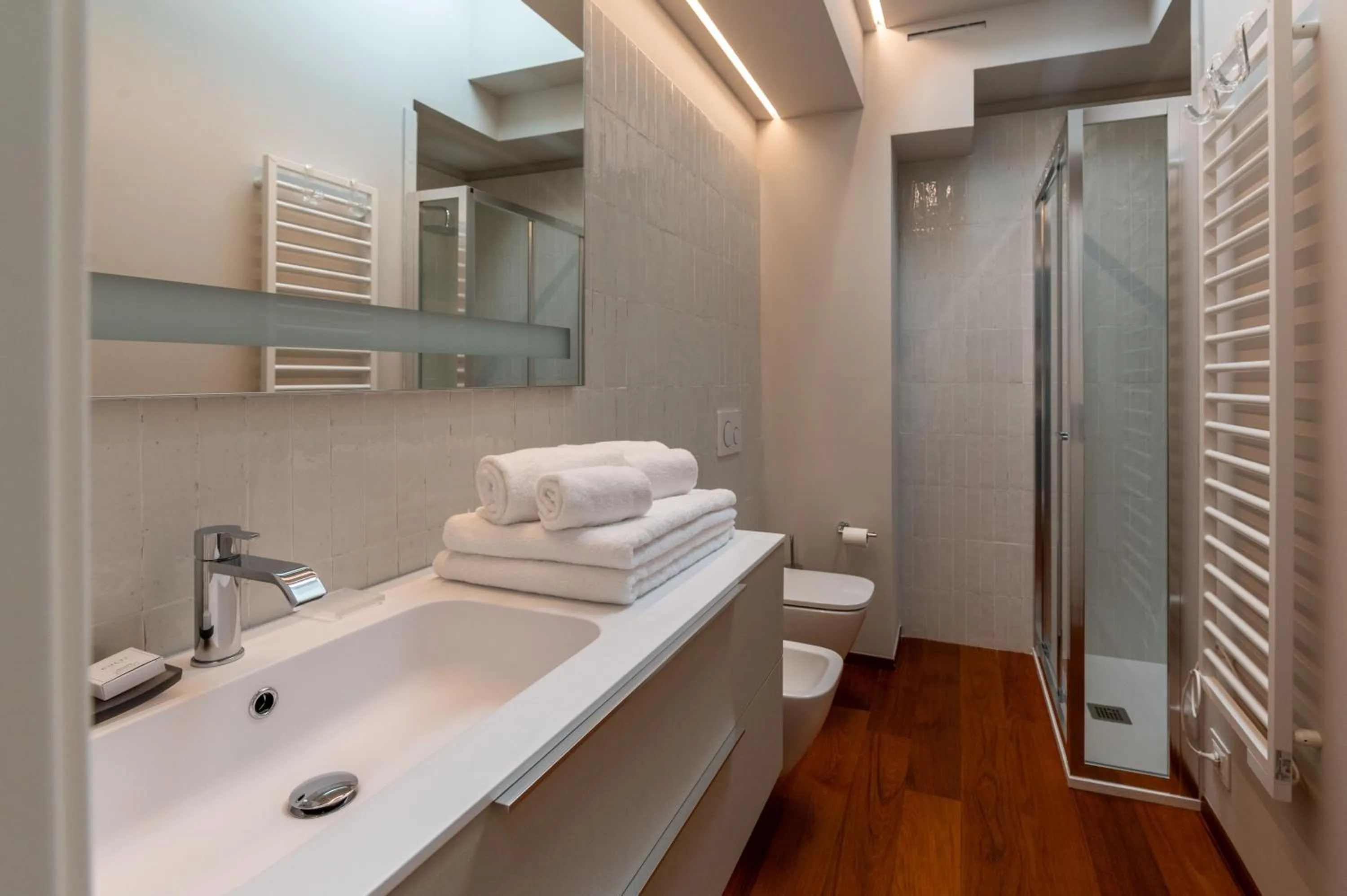 Shower in Grand Hotel Torre Fara