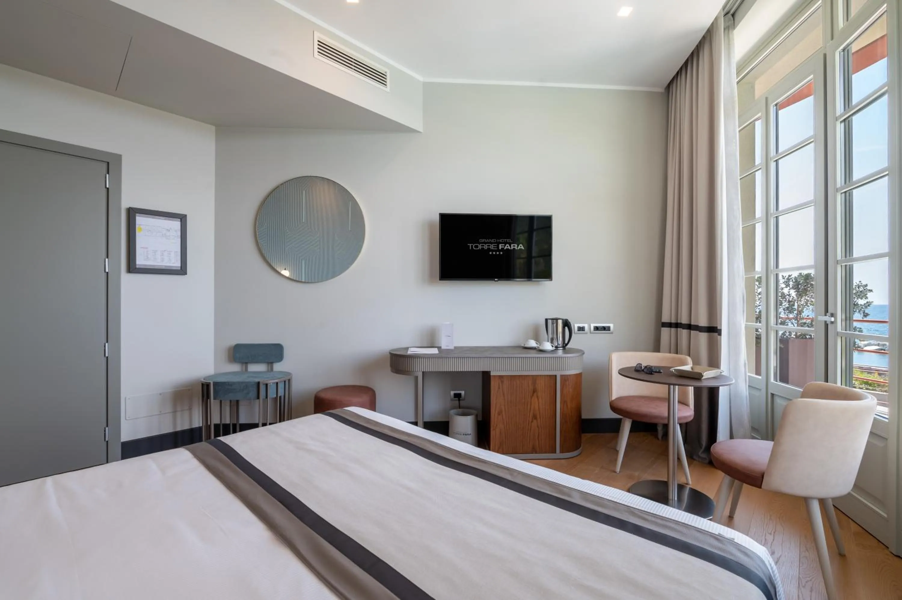 Photo of the whole room, Bed in Grand Hotel Torre Fara