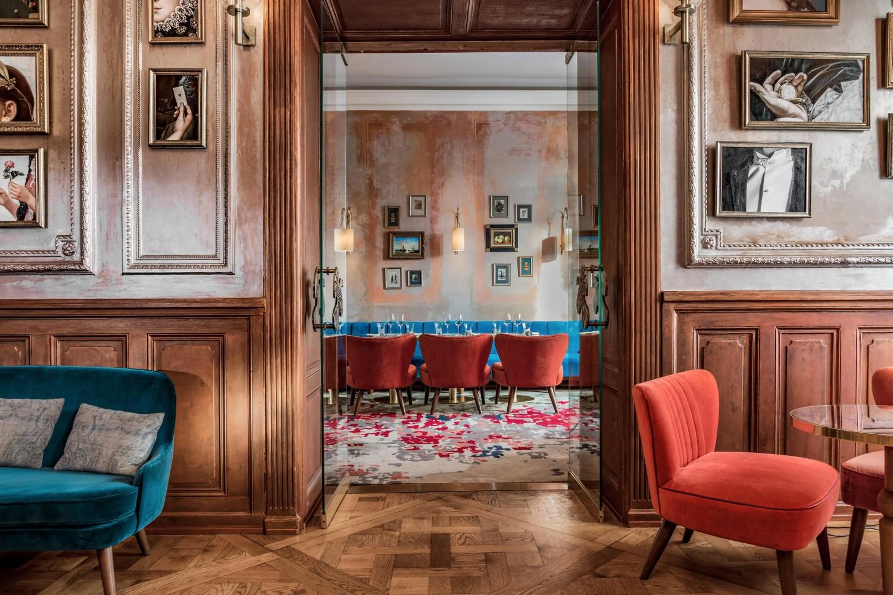 Lounge or bar in The Ritz-Carlton Hotel de la Paix, Geneva