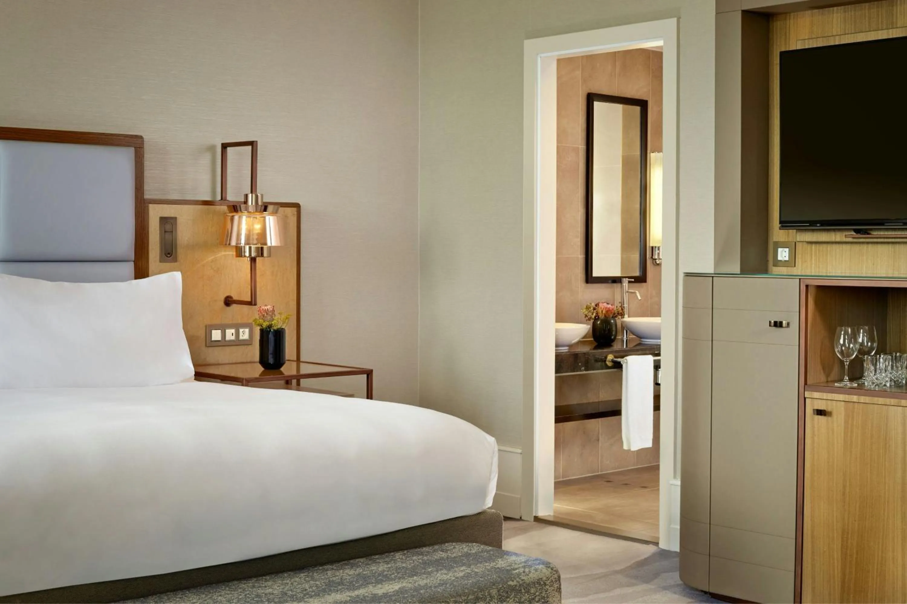 Photo of the whole room, Bed in The Ritz-Carlton Hotel de la Paix, Geneva