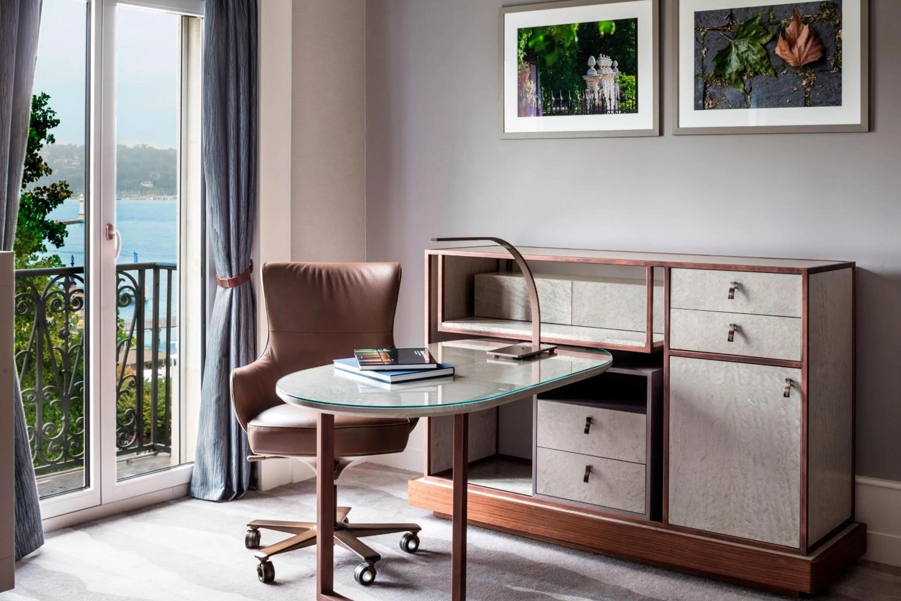 Photo of the whole room in The Ritz-Carlton Hotel de la Paix, Geneva