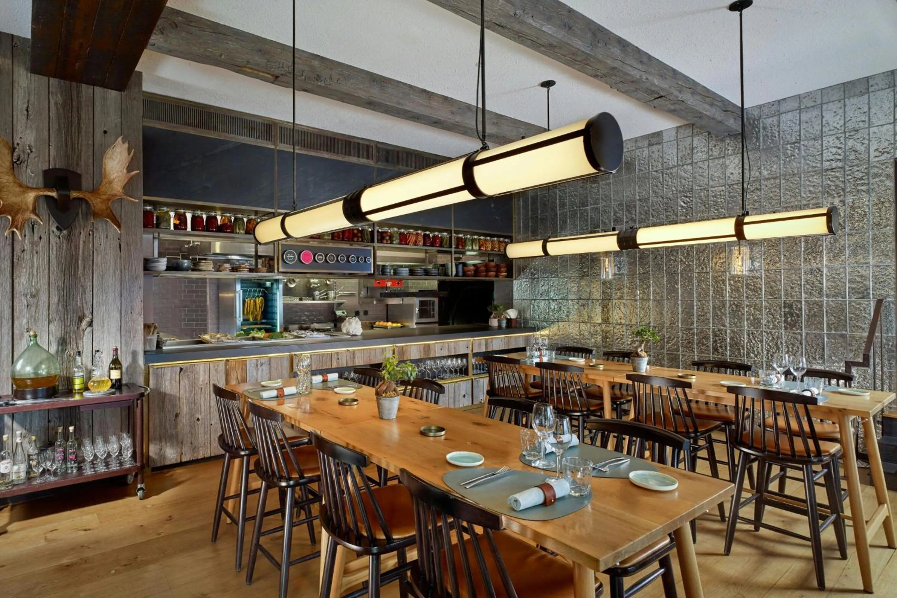 Lounge or bar in The Ritz-Carlton Hotel de la Paix, Geneva