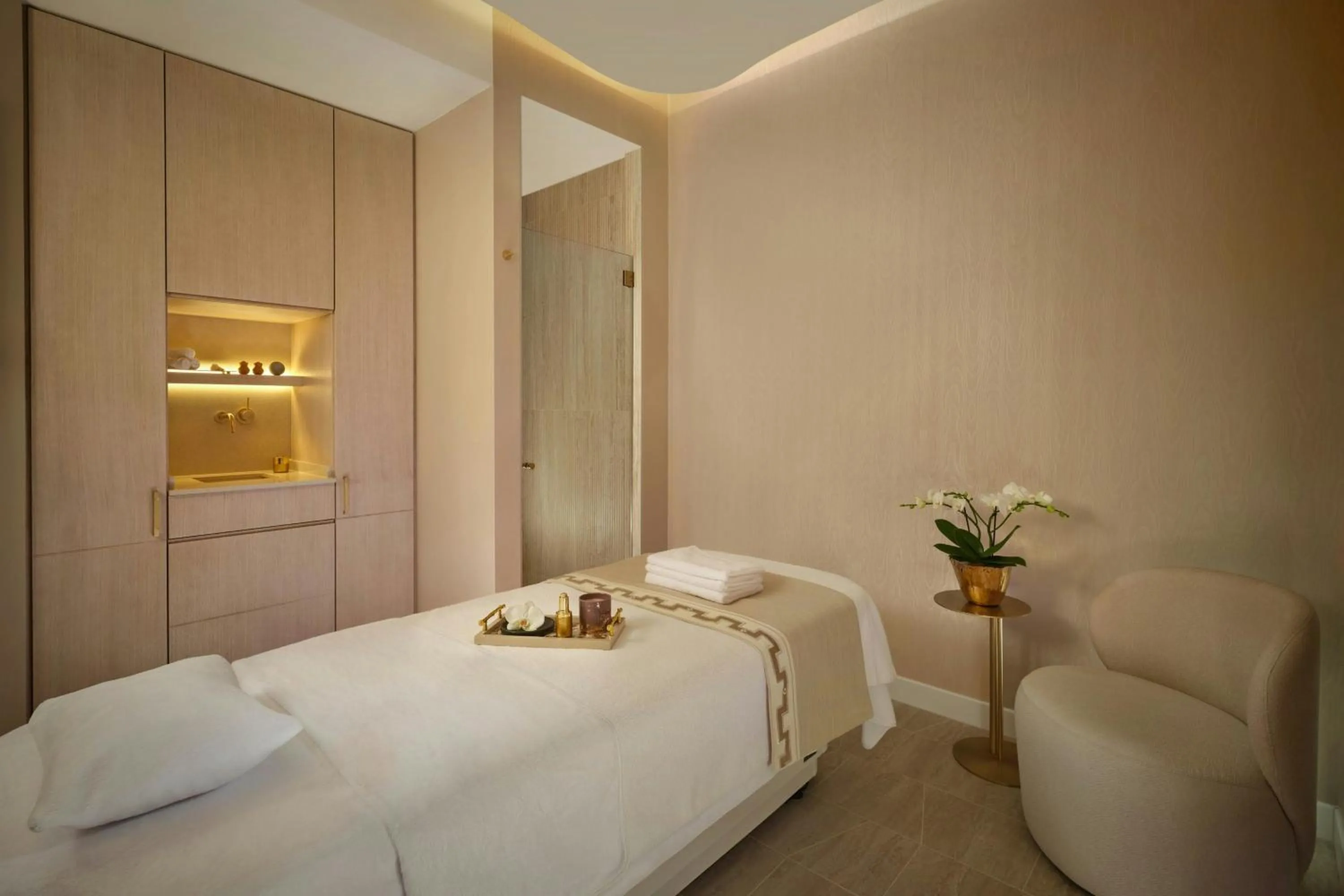 Spa and wellness centre/facilities, Bed in The Ritz-Carlton Hotel de la Paix, Geneva