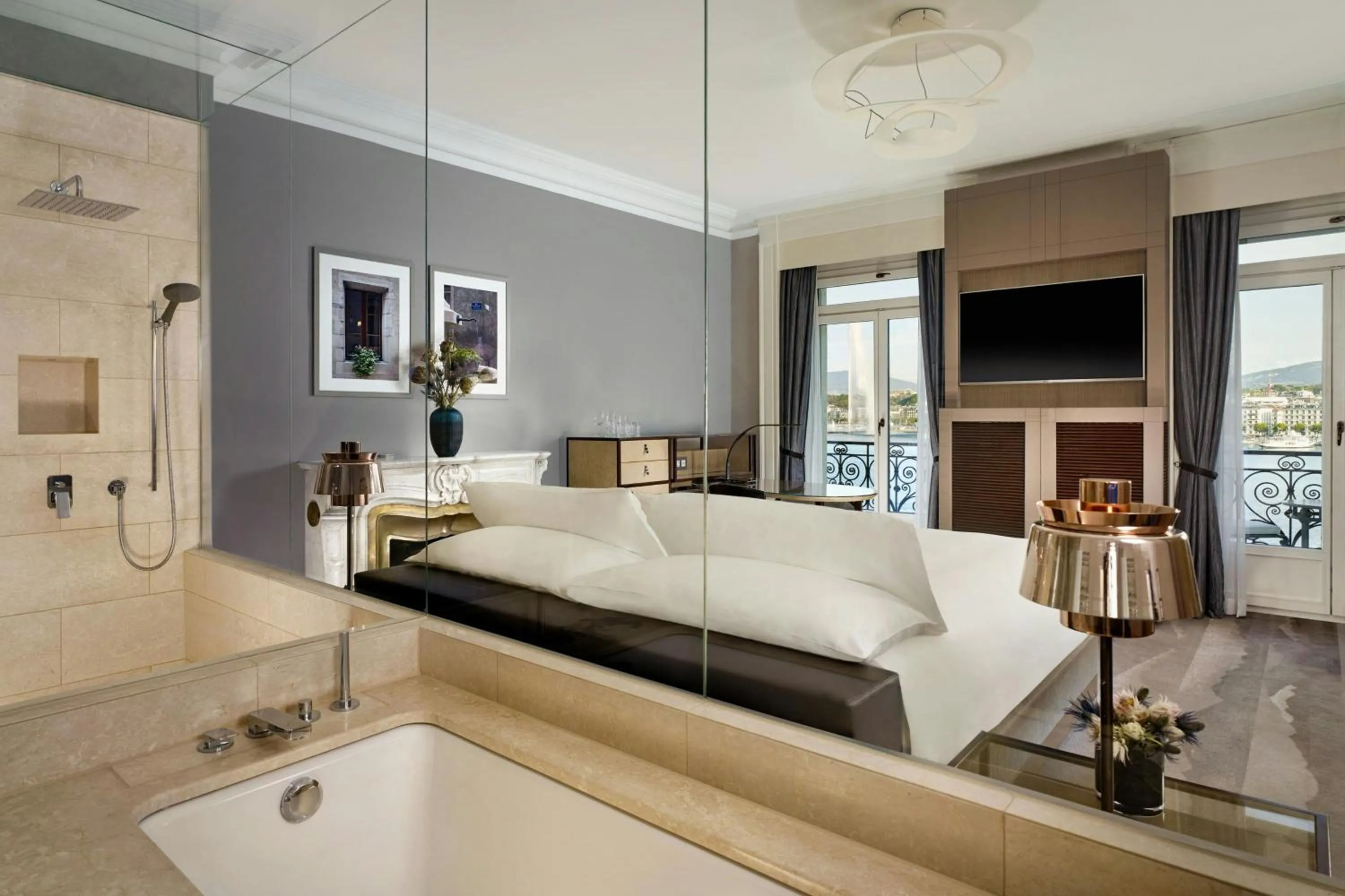 Photo of the whole room, Bed in The Ritz-Carlton Hotel de la Paix, Geneva