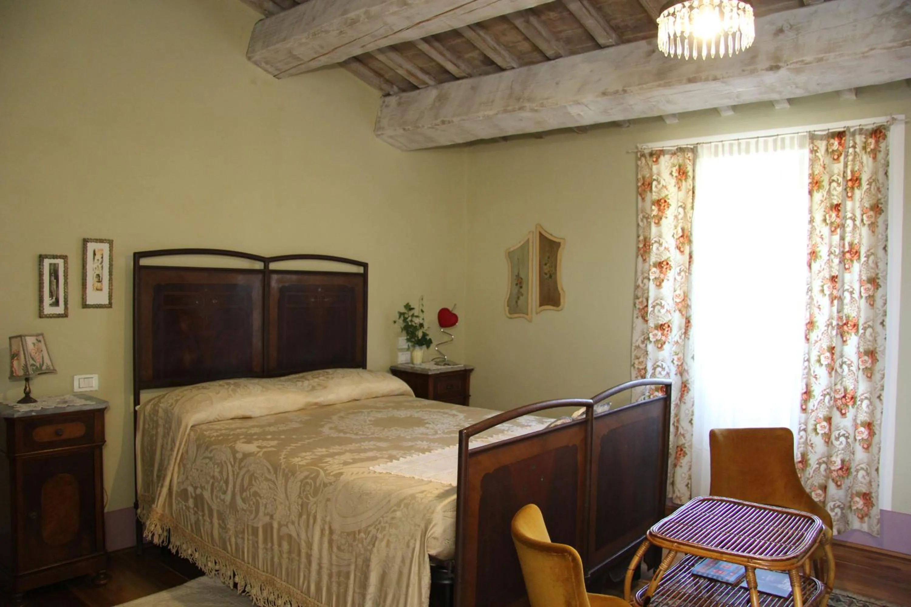 Photo of the whole room, Bed in Poggio Dei Prugnoli