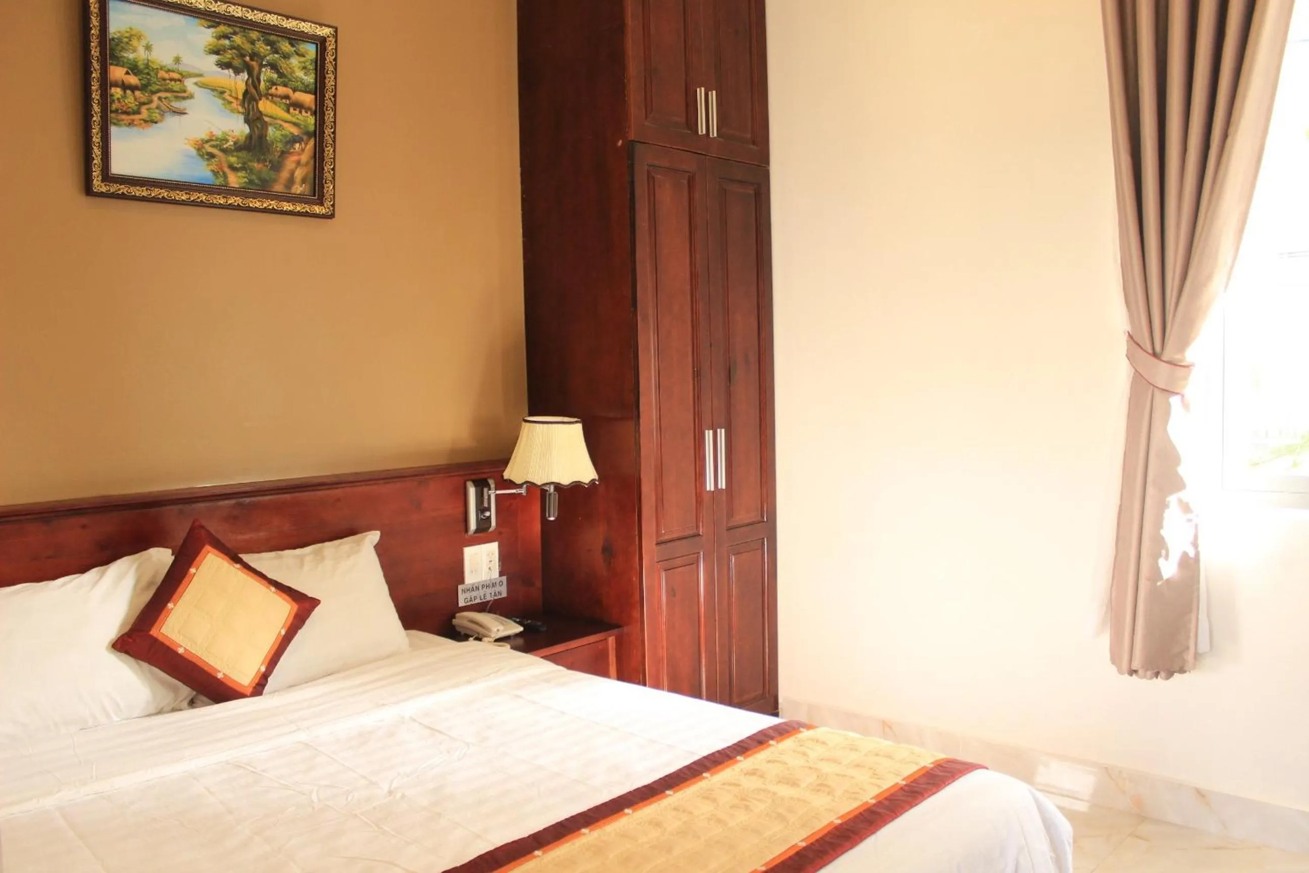 Bed in Bonjour Da Lat Hotel