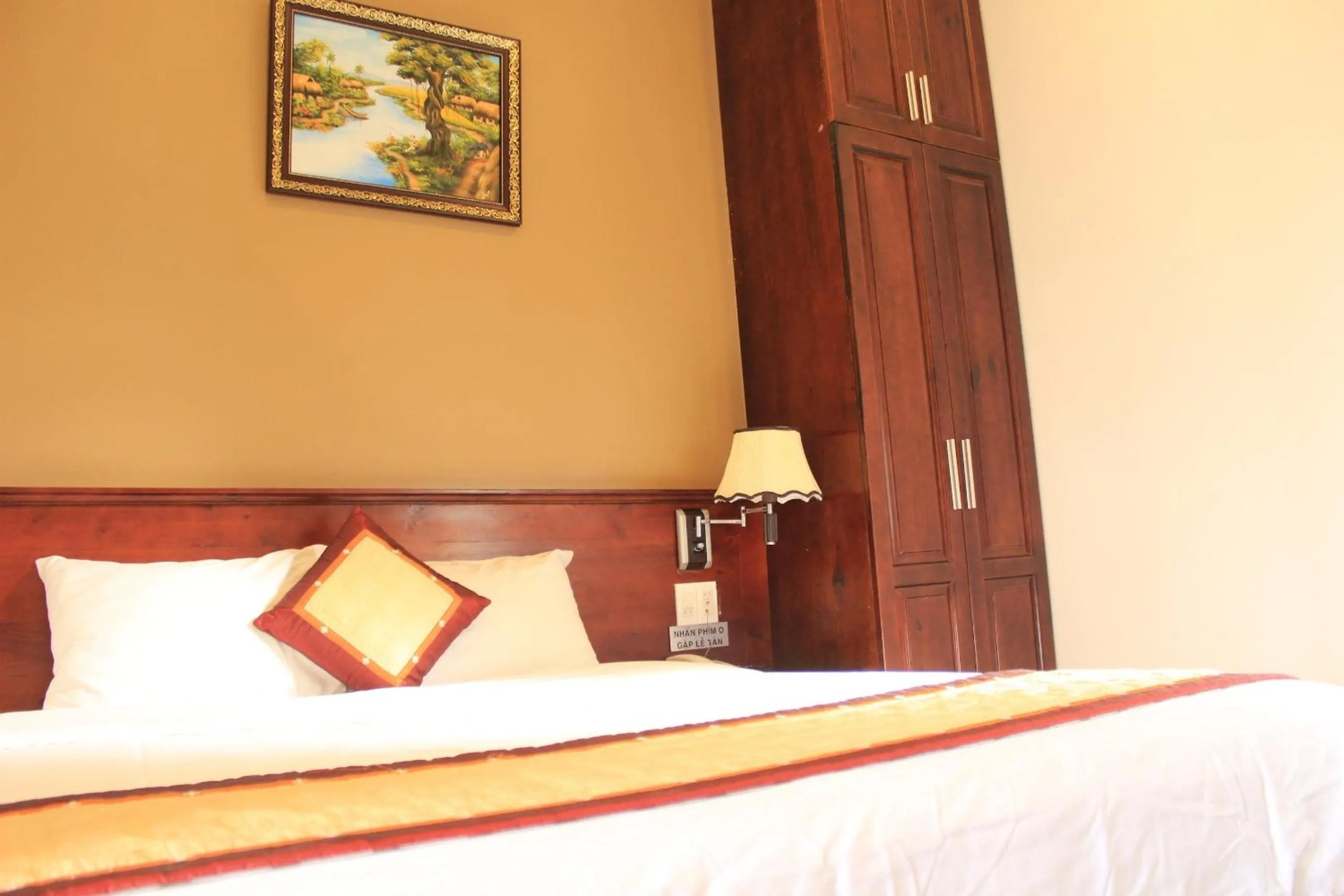 Bed in Bonjour Da Lat Hotel