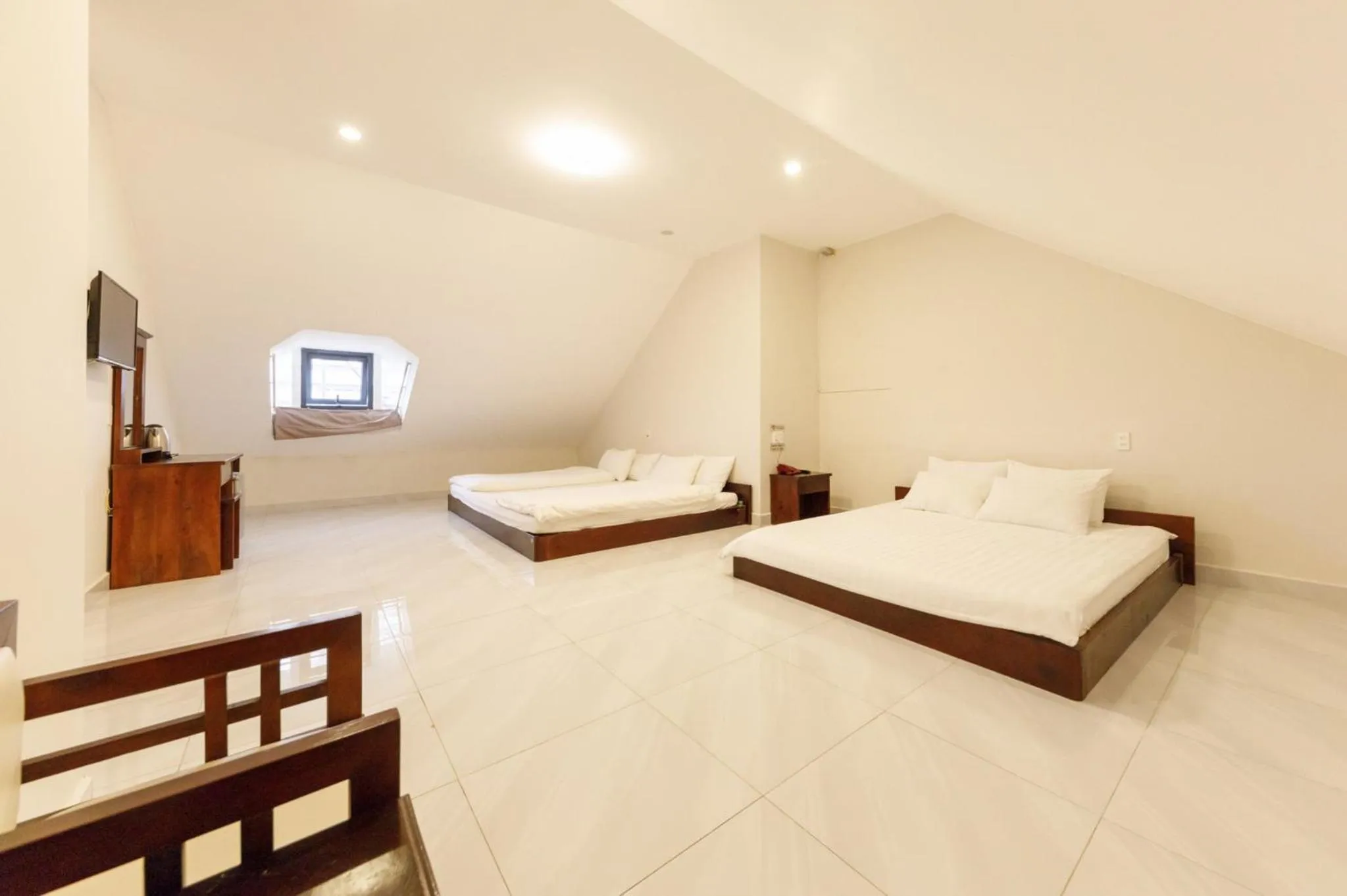 Bed in Bonjour Da Lat Hotel