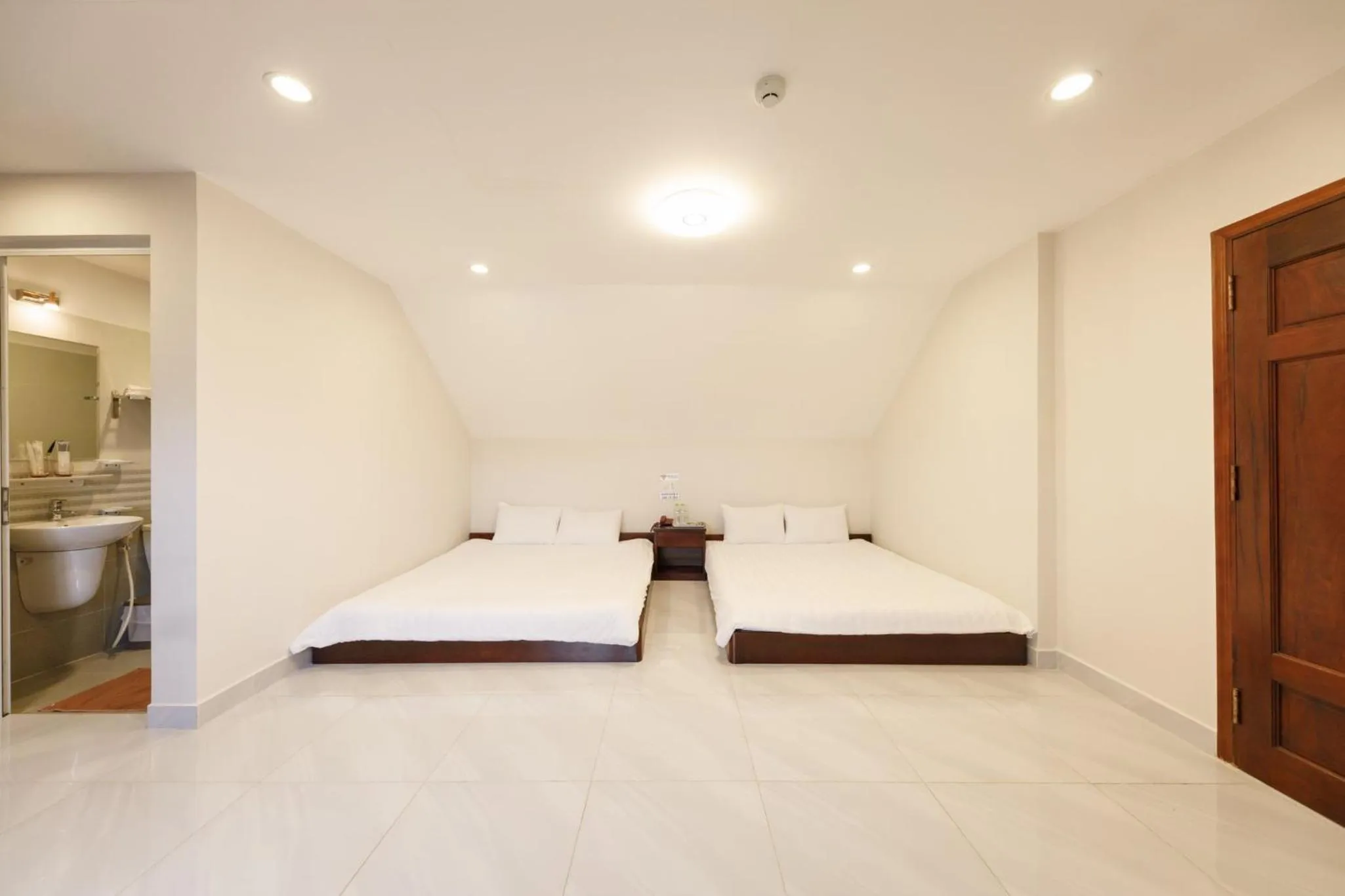 Bedroom, Bed in Bonjour Da Lat Hotel