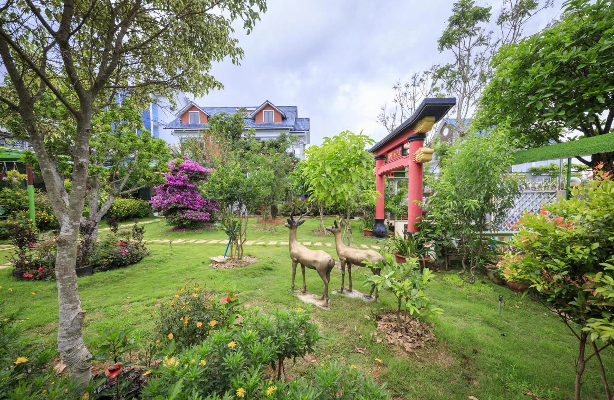 Restaurant/places to eat in Bonjour Da Lat Hotel