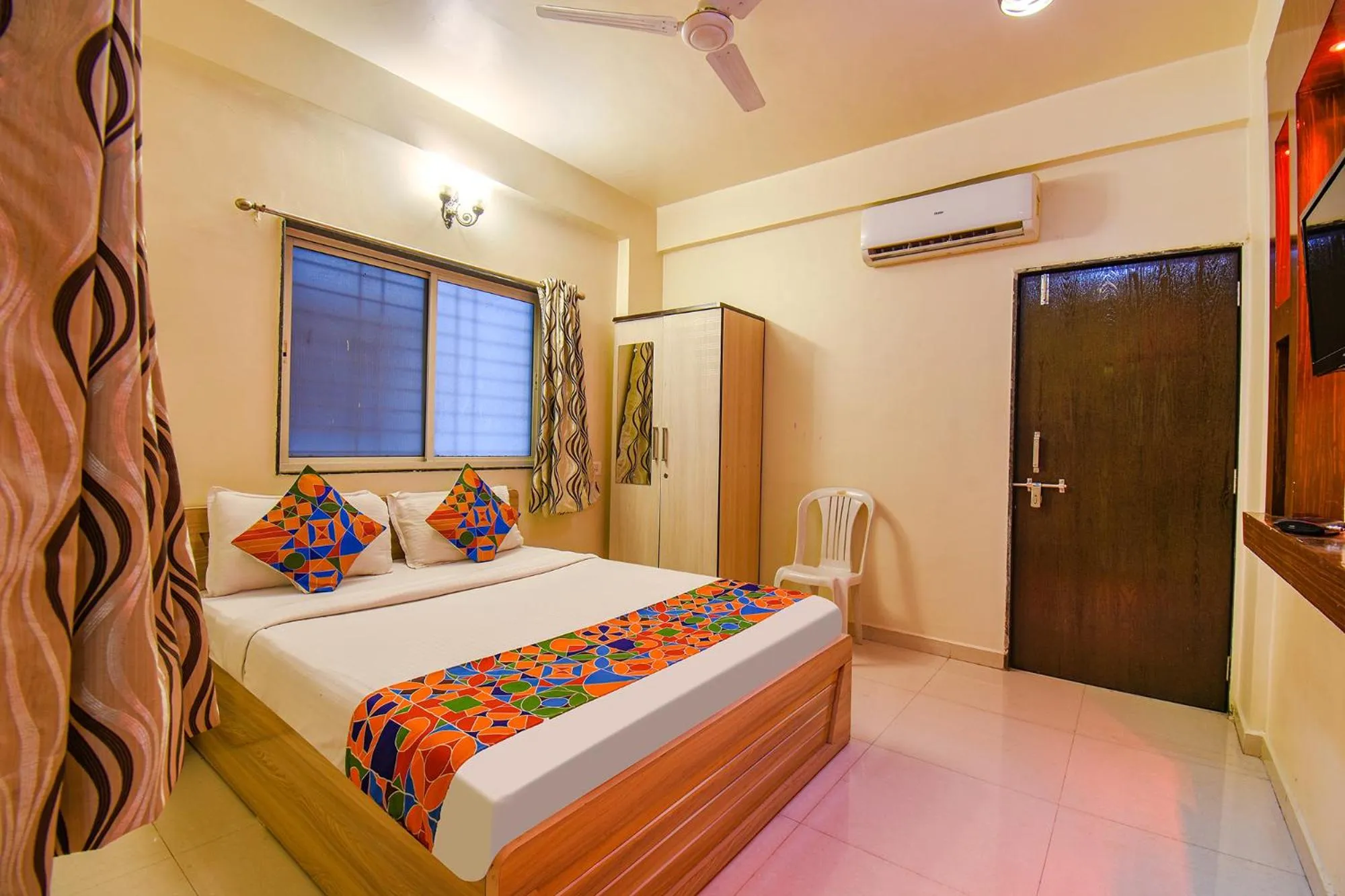 Bed in FabHotel 4 Star Executive - Nr World Trade Center