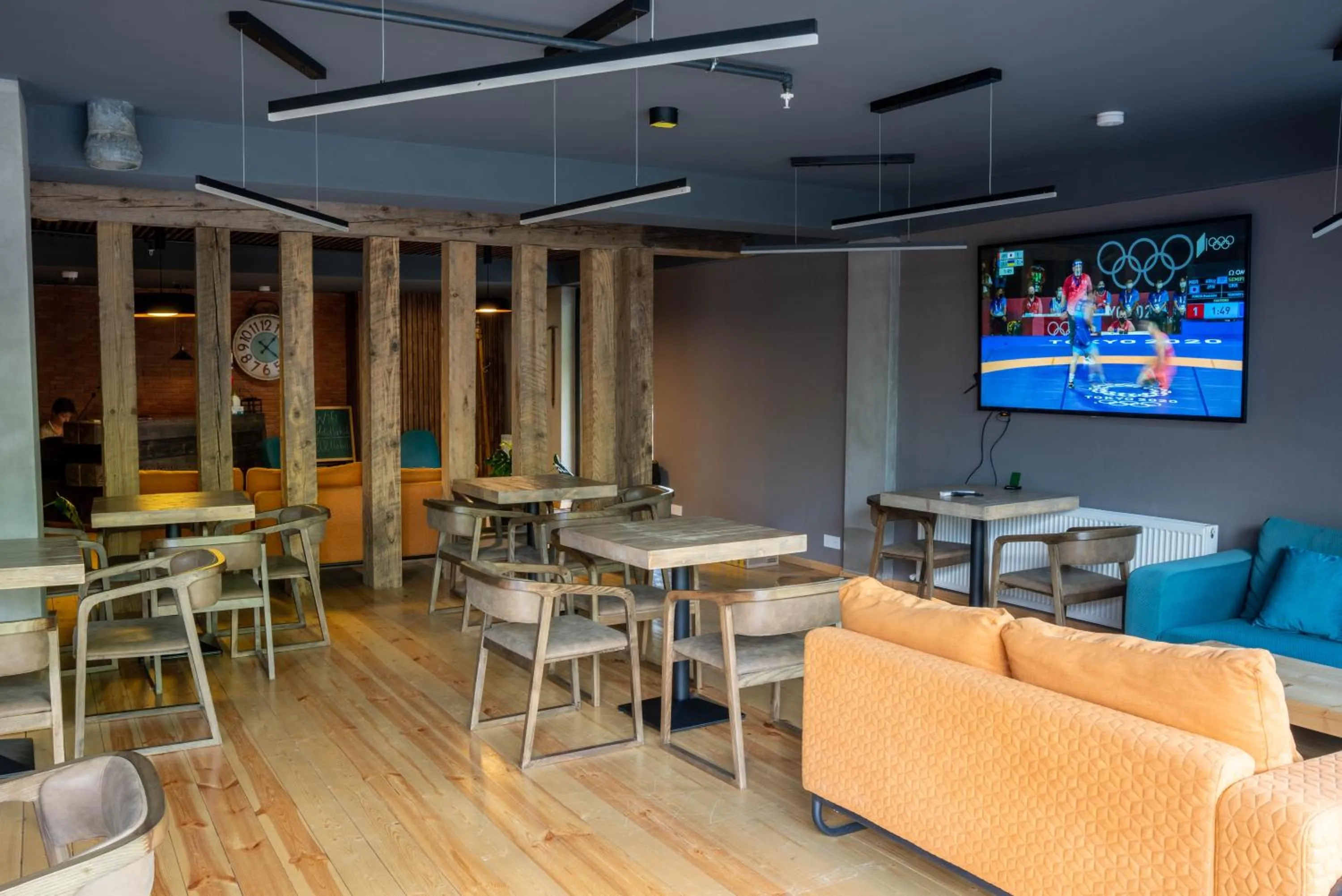 Restaurant/places to eat in Hotel Lahili