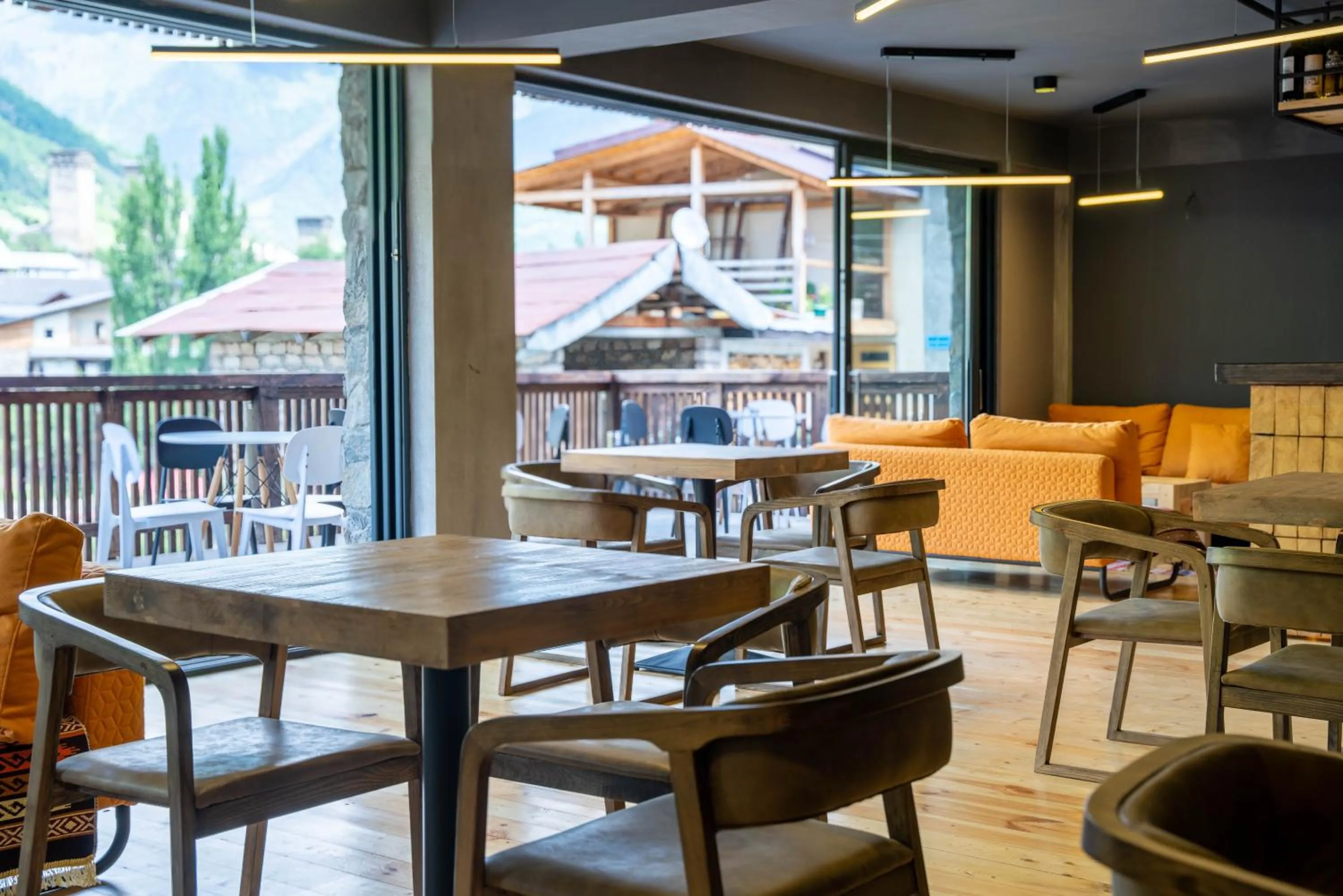 Restaurant/places to eat in Hotel Lahili