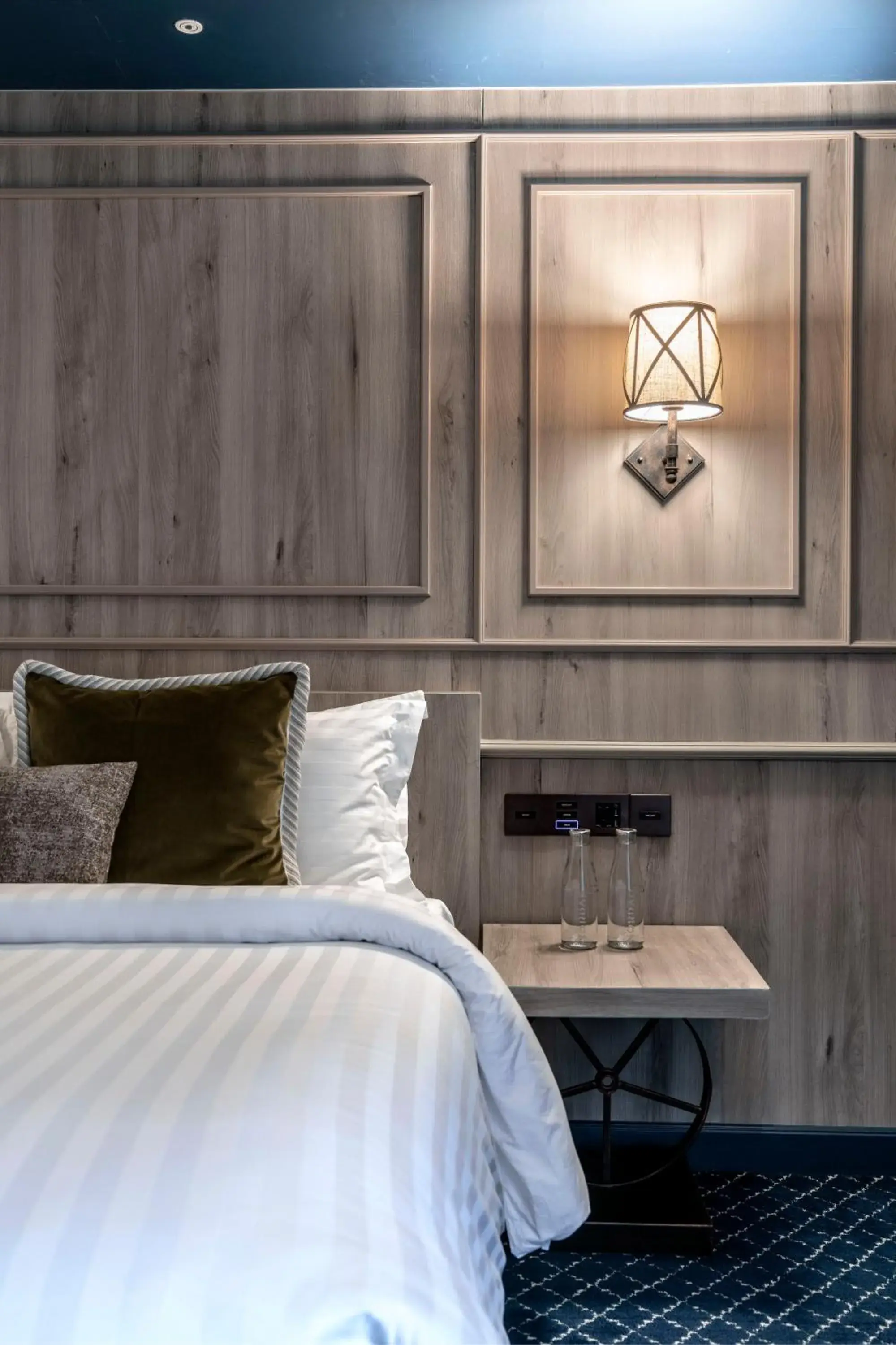 The Coach Hotel Sukhumvit - Asok BTS Bangkok The Coach Hotel Sukhumvit - Asok BTS Bangkok