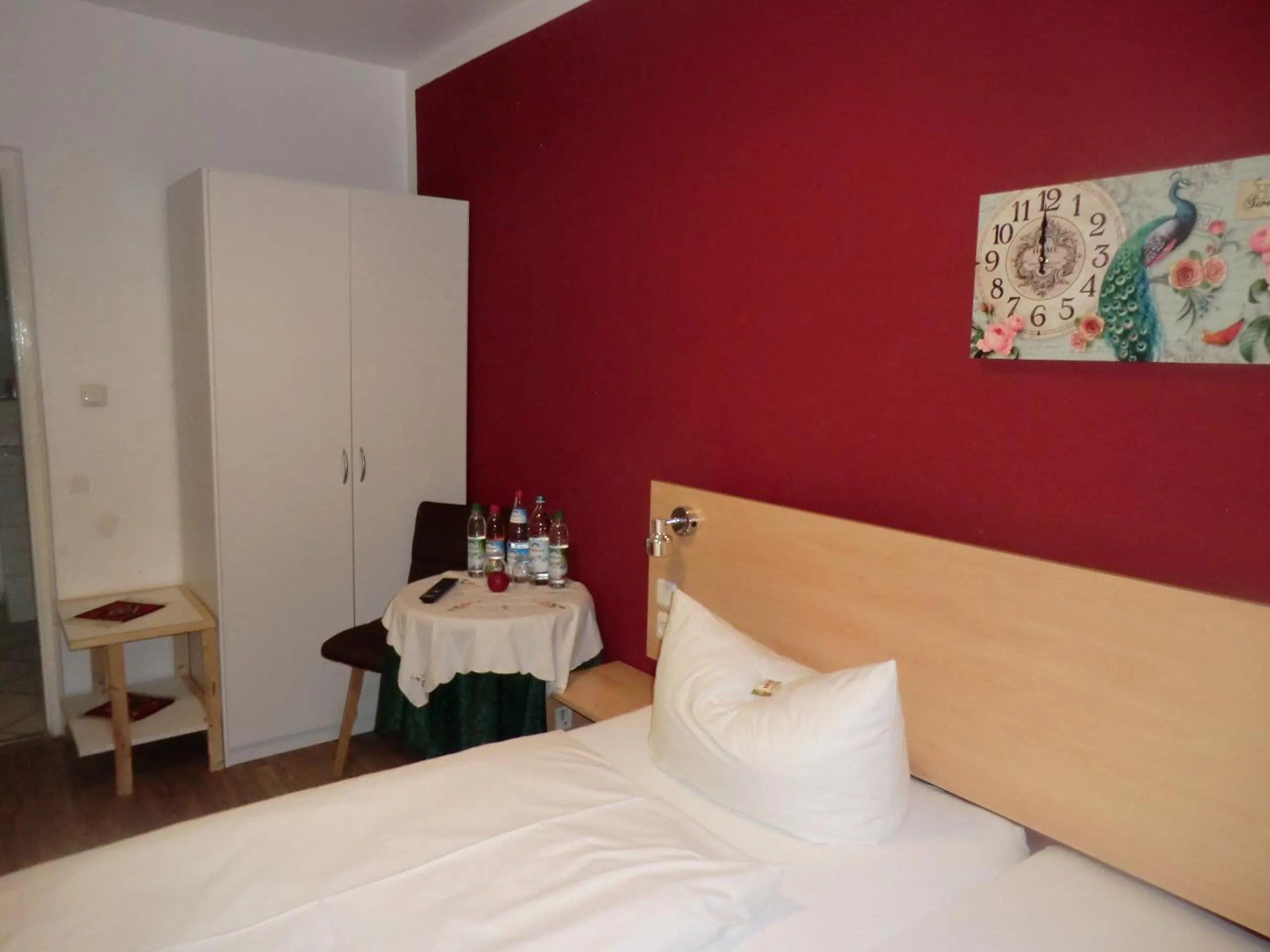 Photo of the whole room, Bed in Hotel Pension Haydn