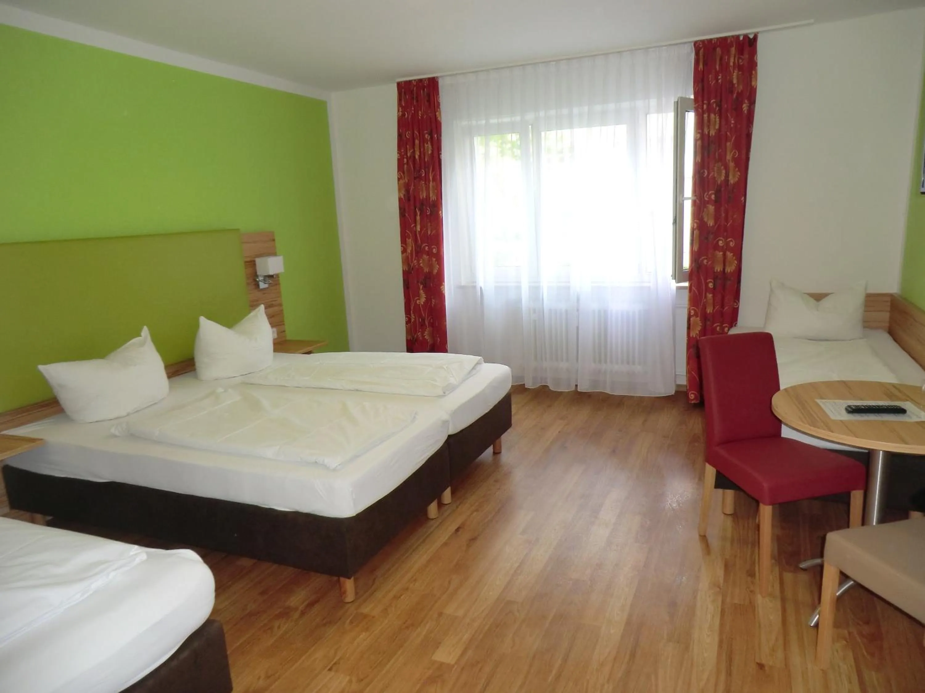 Photo of the whole room, Bed in Hotel Pension Haydn