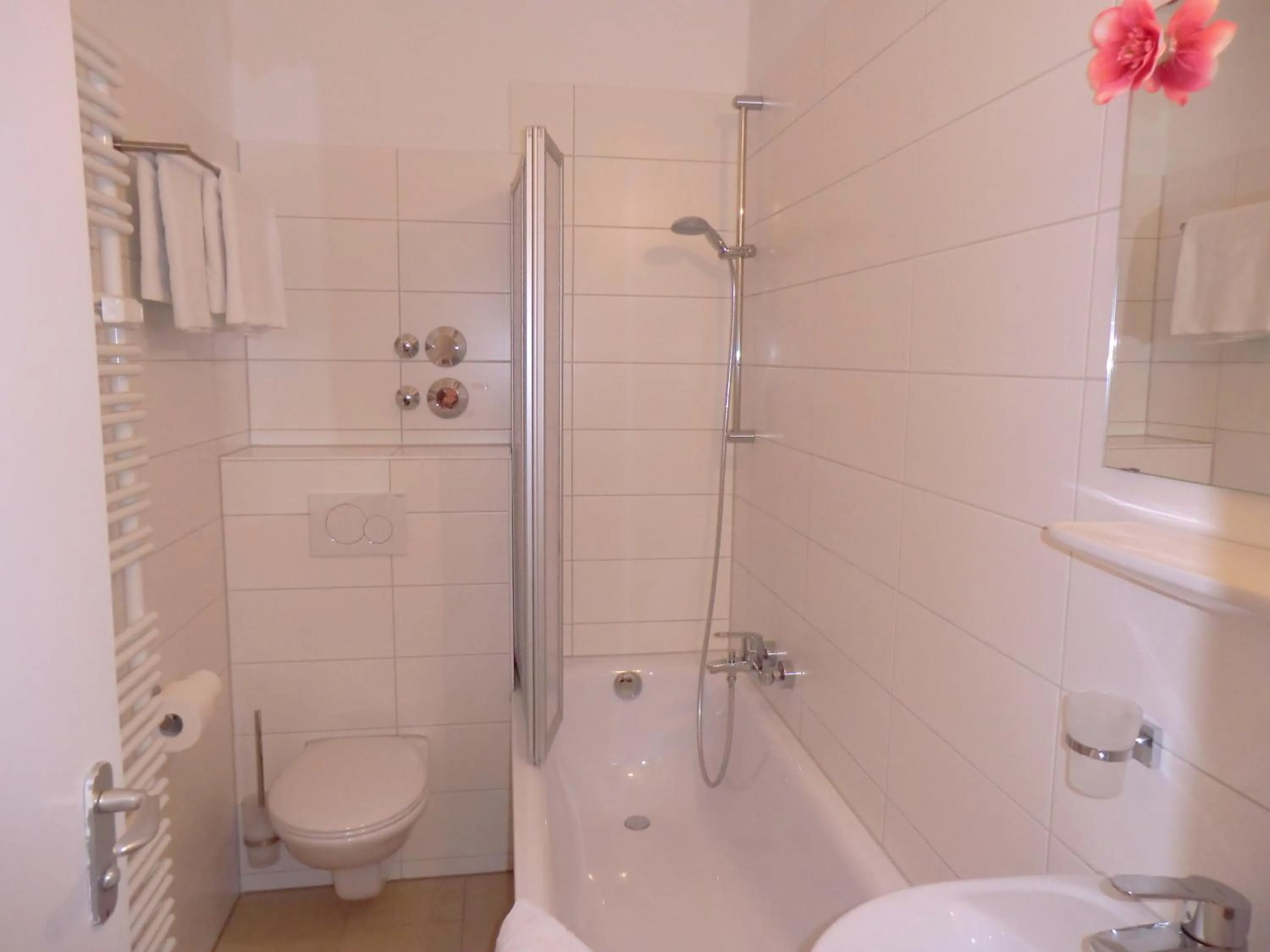 Toilet in Hotel Pension Haydn