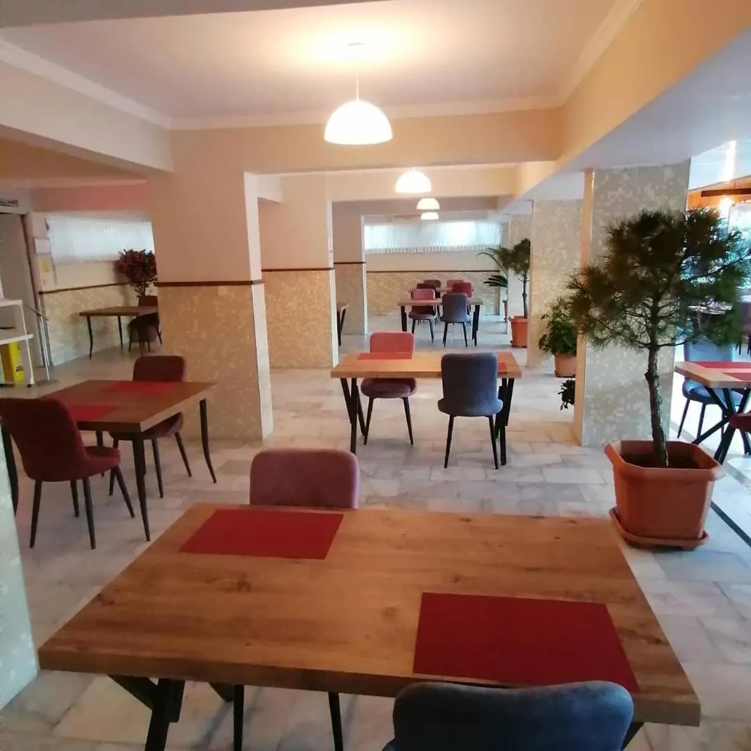 Restaurant/places to eat in Luna Piena Hotel