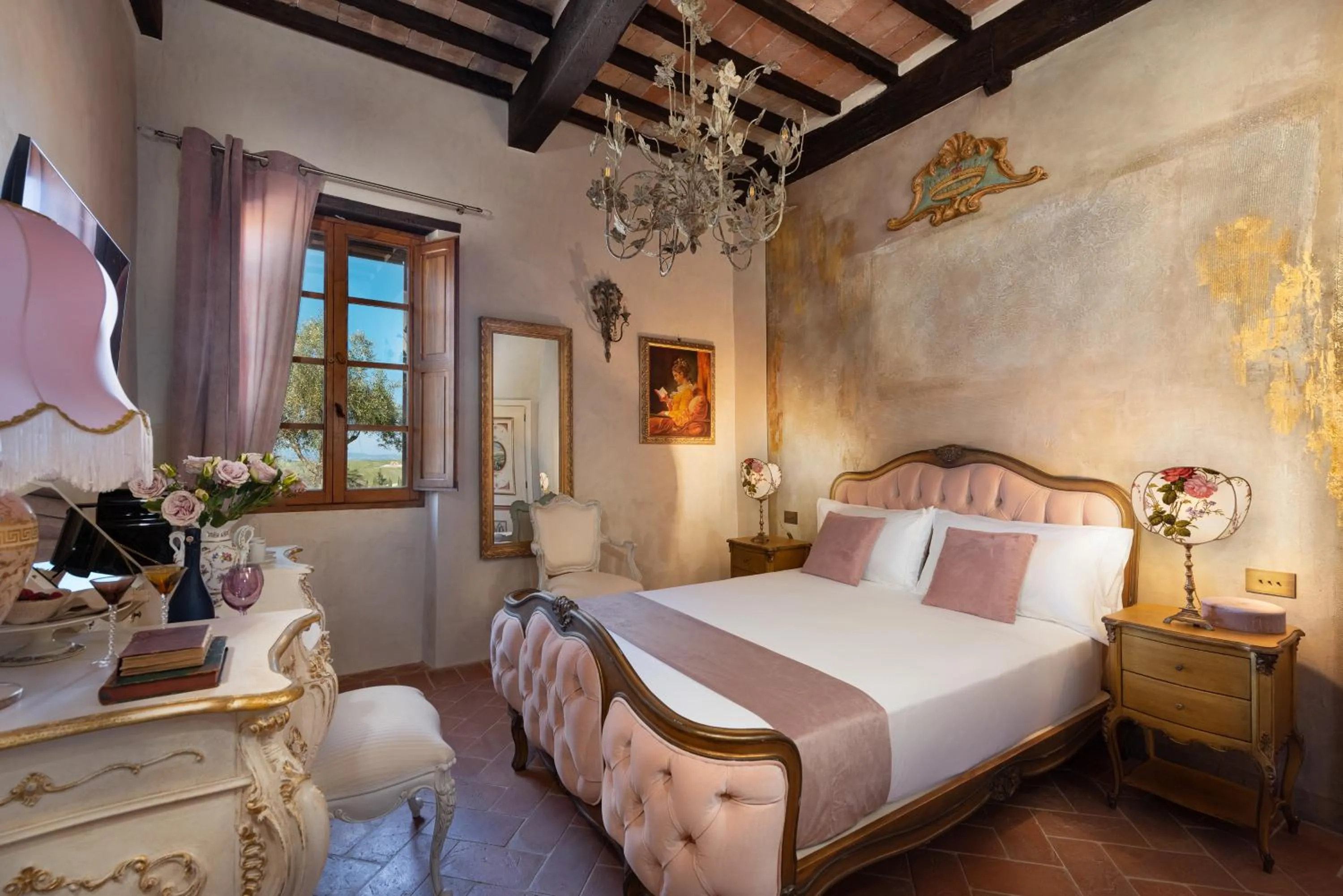 Photo of the whole room, Bed in Il Miraggio in Val d'Orcia Relais & Spa