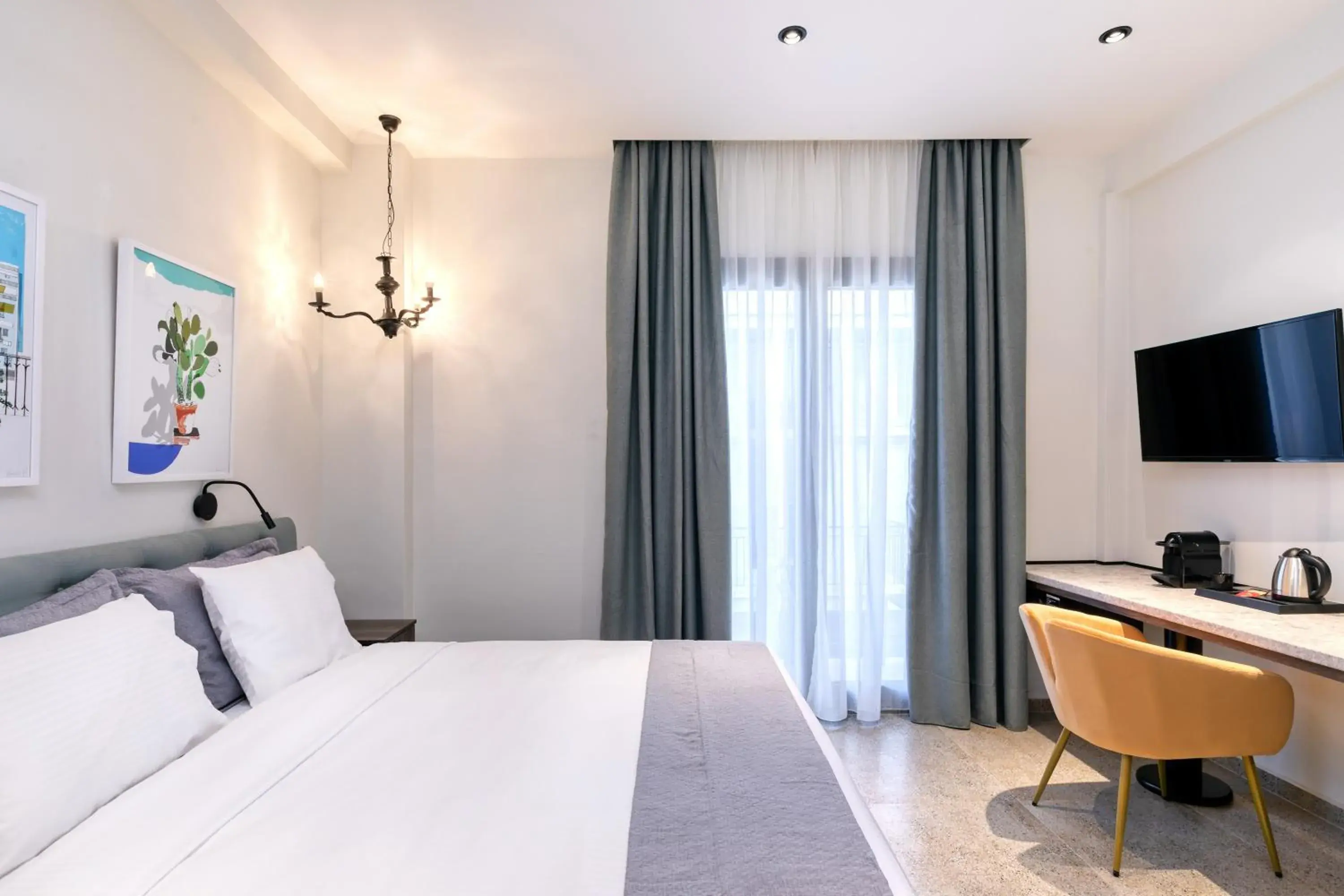 Bed in Athens Ivy Suites Bed in Athens Ivy Suites