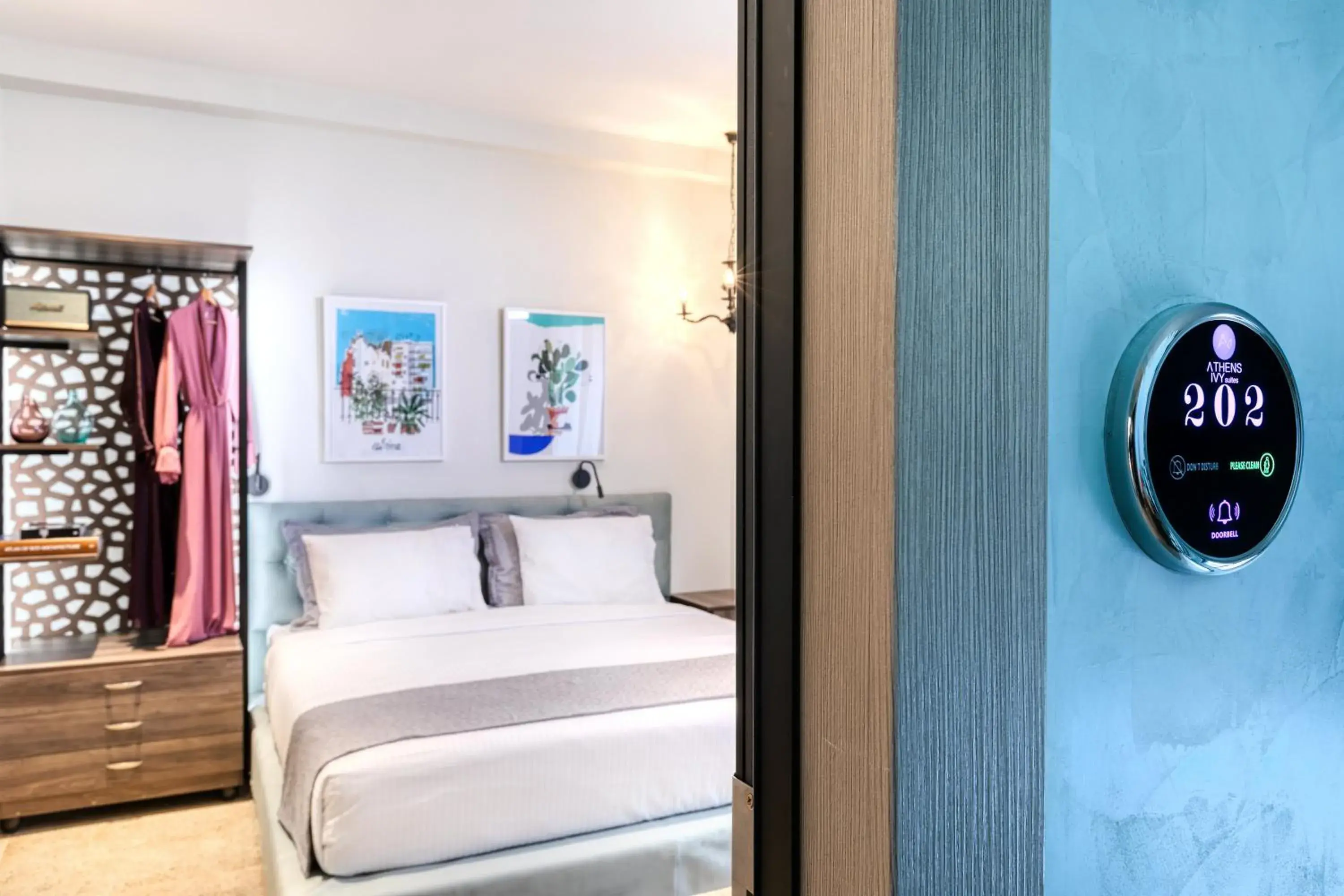 Bed in Athens Ivy Suites Bed in Athens Ivy Suites